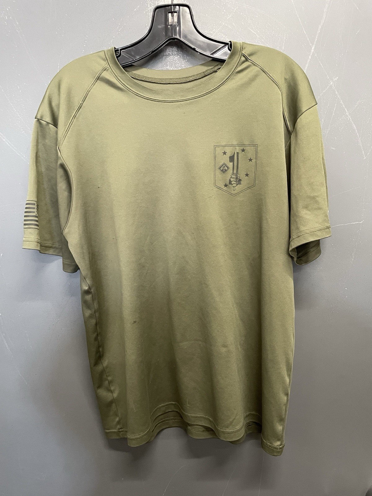 USMC 1st Battalion 1st Marines Unit Short Sleeve Badger Sport Shirt Size Medium