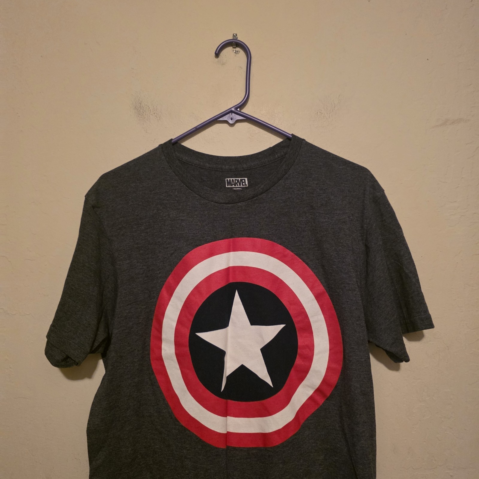 Marvel grey Blue/ White Captain America T-Shirt Short Sleeve Size Medium