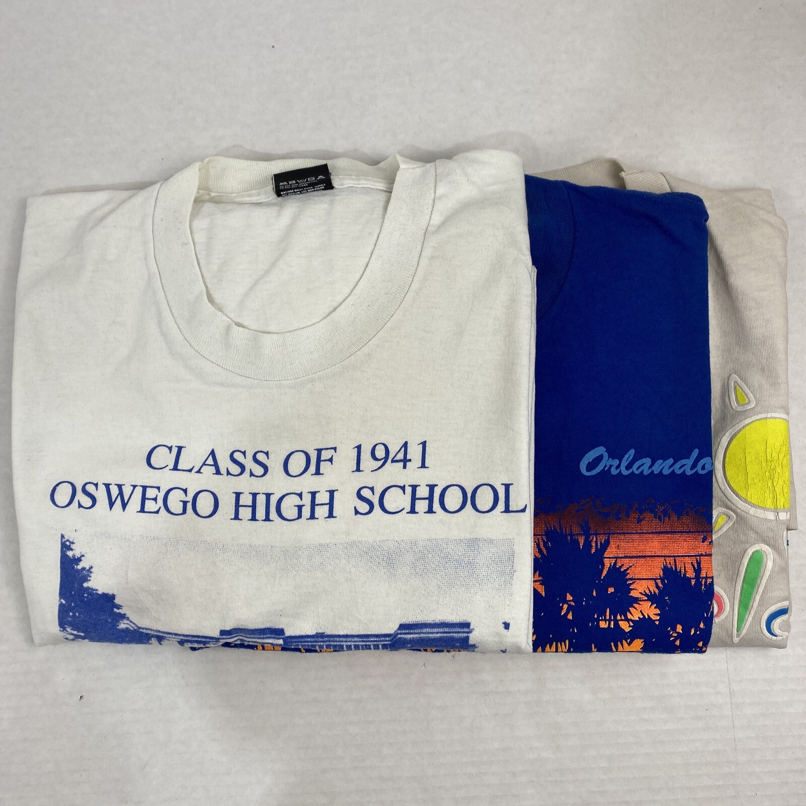 Wholesale Lot of 30 Vintage Short Sleeve Tee Shirts (Sizes In Description)