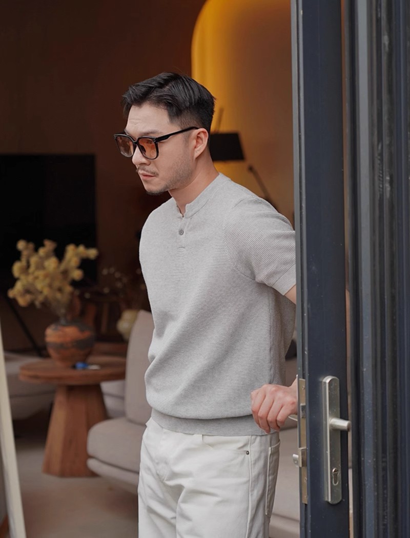 Henry Collar Short-Sleeved Knitted Sweater Men Breathable Summer Fashion