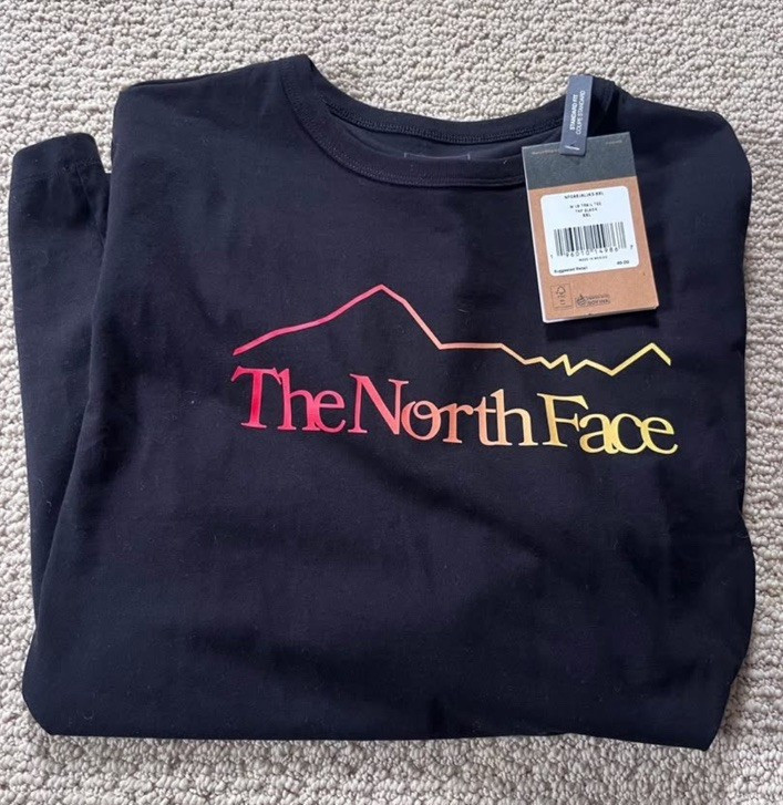 The North Face Men&rsquo;s 2XL Black Long Sleeve Crew Neck Graphic Logo T-Shirt