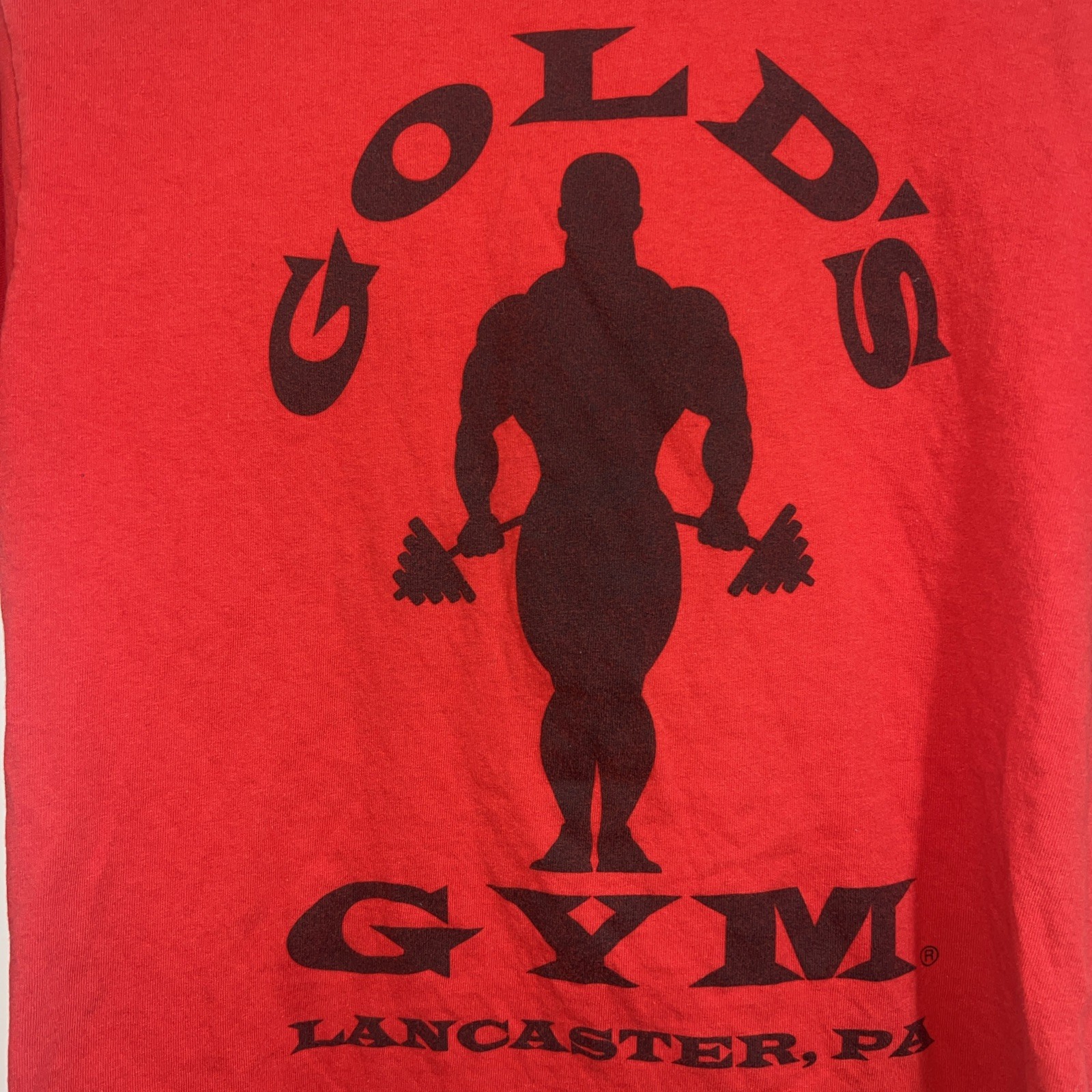 Gold&rsquo;s Gym Lancaster PA Shirt Medium Red Black Short Sleeve