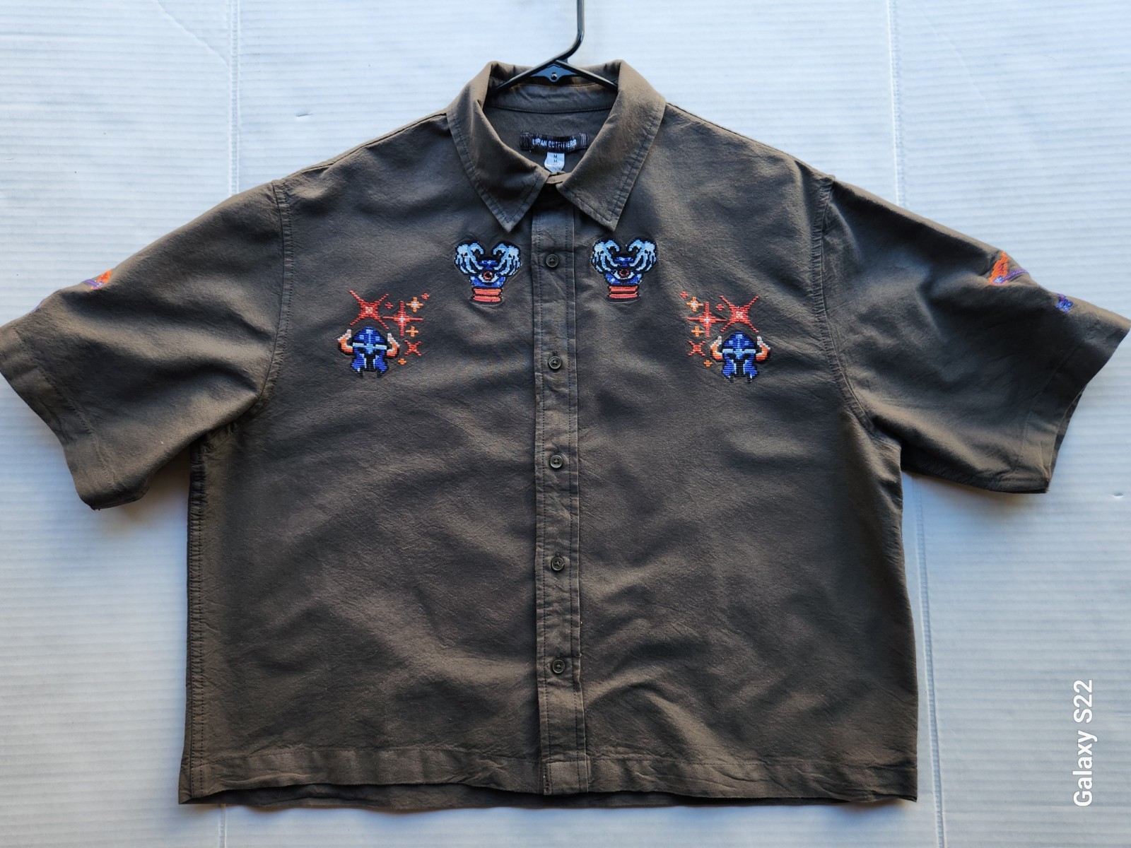 Urban Outfitters Men&rsquo;s Apparel Dark Olive Woven Top Polo Shirt – Size: Medium