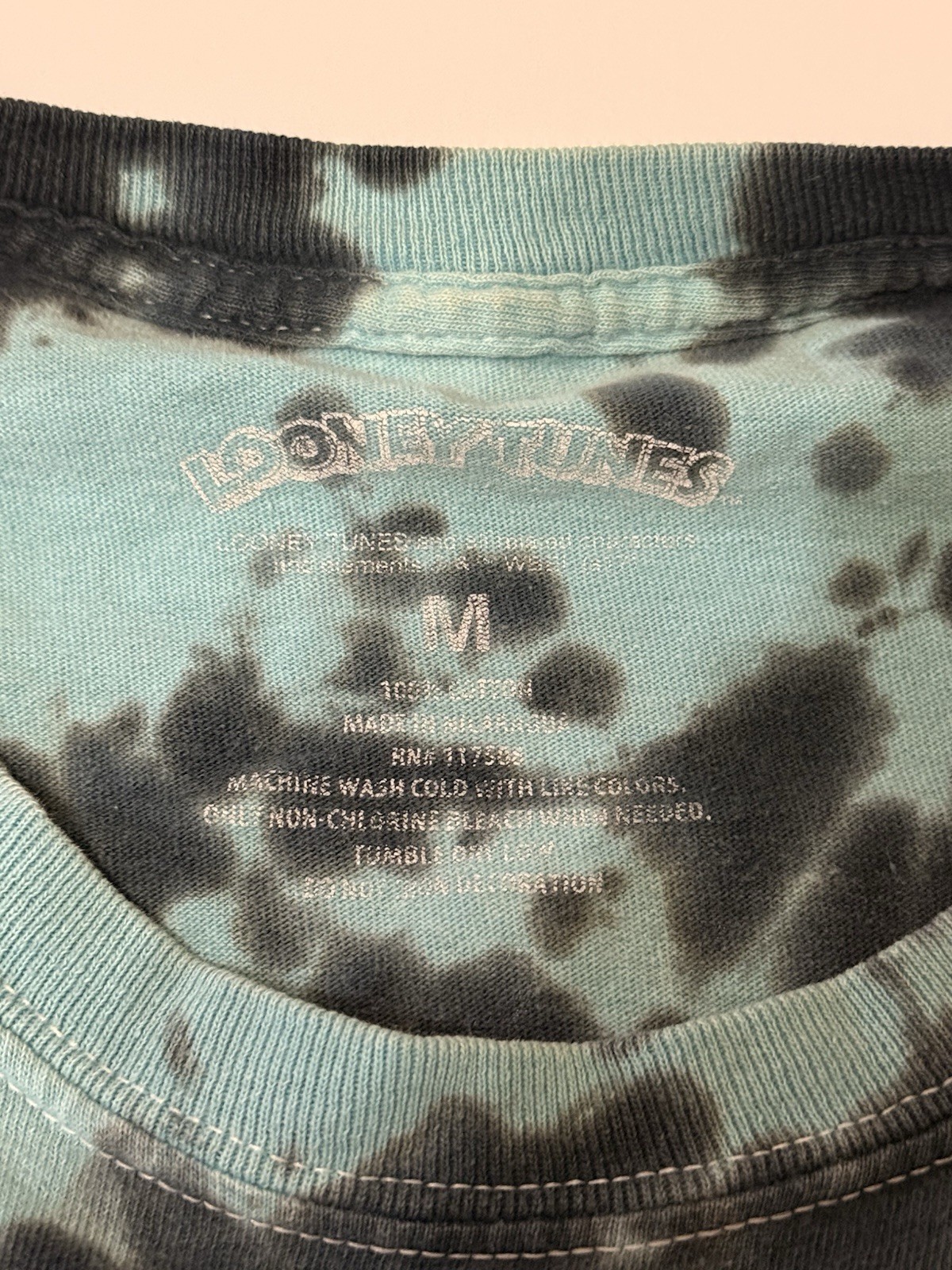 Vintage Uni-Sex Hood Looney Tunes Acid Wash Tshirt