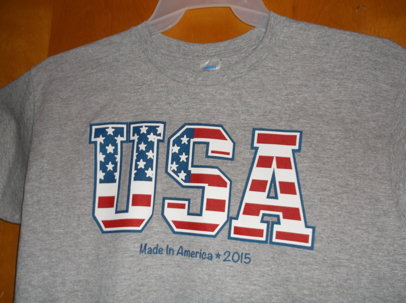 BRAND NEW MEN&rsquo;S COTTON BLEND LIGHT GRAY w/ RED,WHITE & BLUE U.S.A. T&rsquo; SHIRT