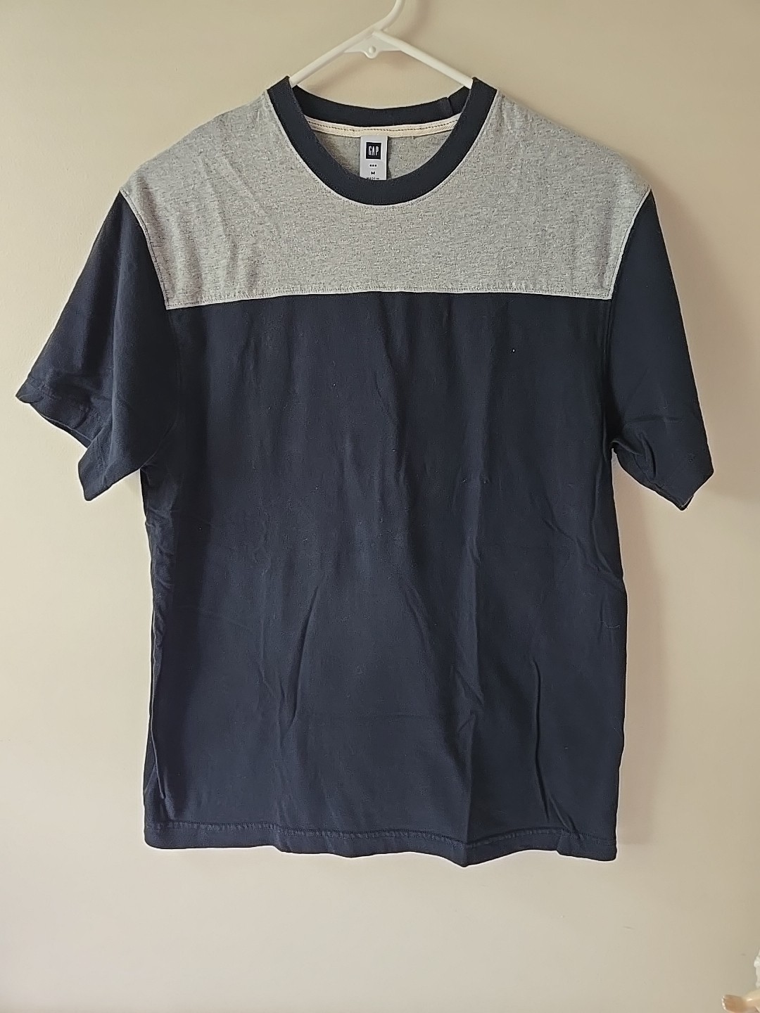 MENS GAP SHORT SLEEVE SLUB TEE black and gray med. VARIETY exc. cond