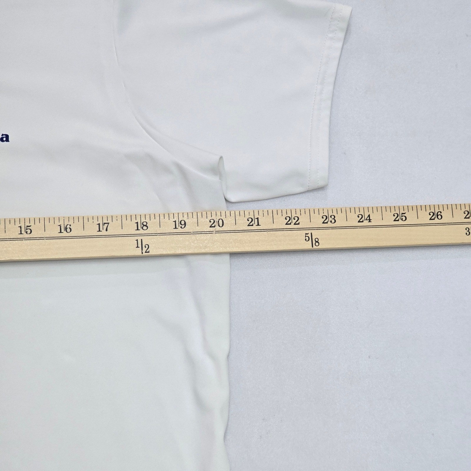 Patagonia Capilene Cool Daily Graphic Shirt Mens Medium White Wave UPF 50+ Tee