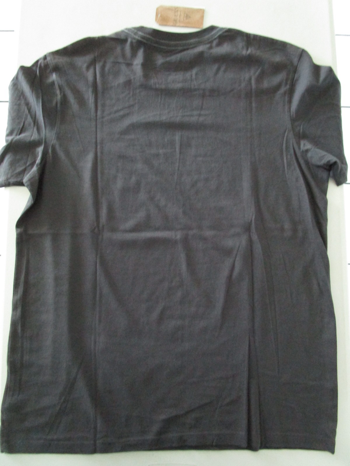 GUESS? MEN&rsquo;S SHORT SLEEVE 100% COTTON T-SHIRT FIRM GRIP ON REALITY V-GREY SIZE L