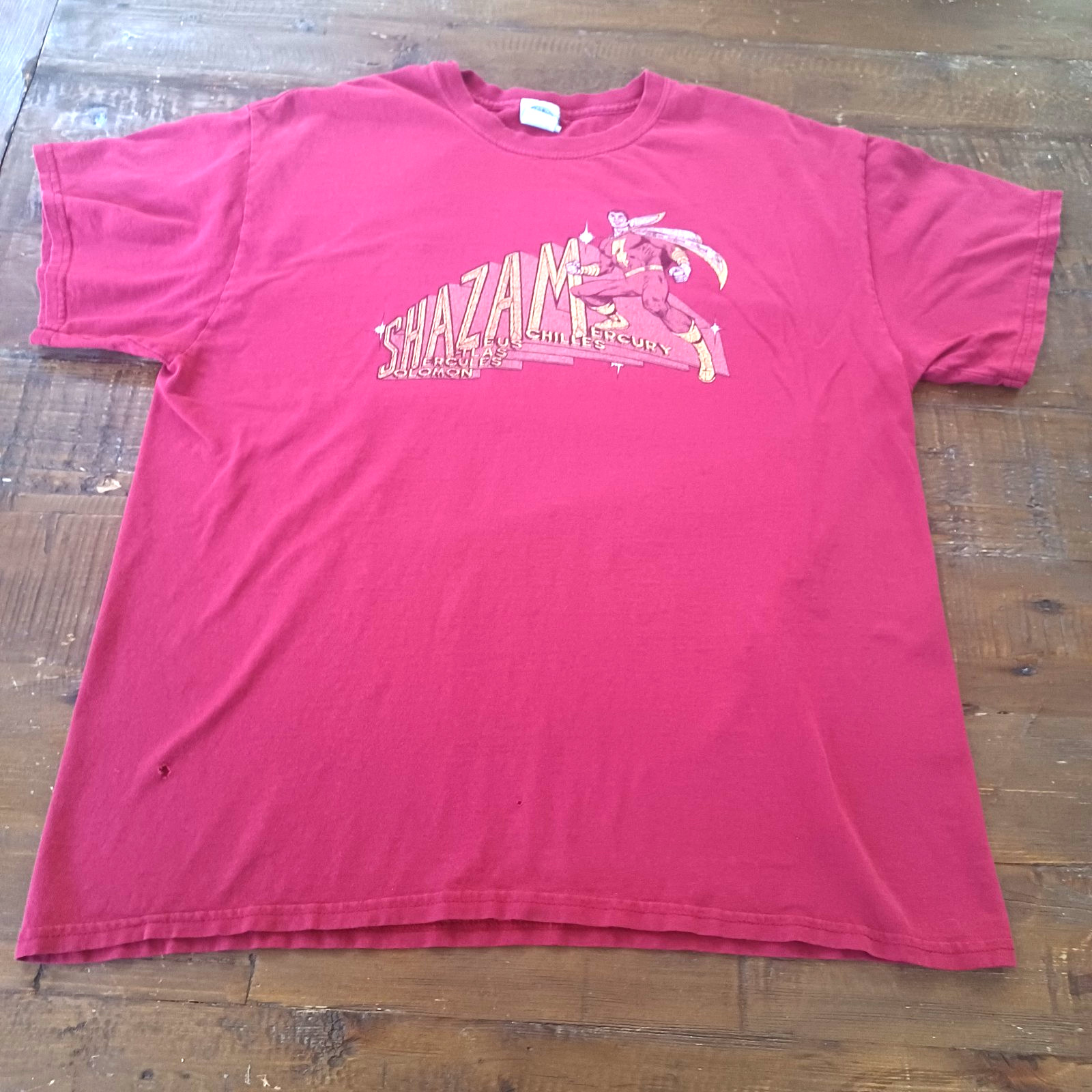 DC Comics Originals Shazam Retro Distressed Graphic T Shirt Men&rsquo;s Sz L Red
