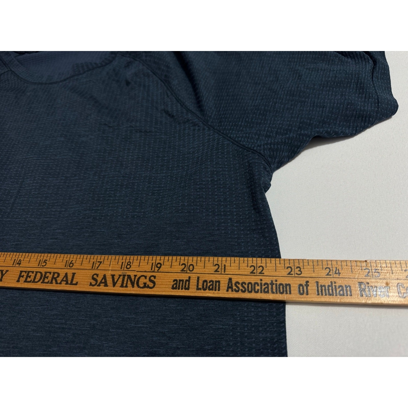 Lululemon Blue Workout Shirt Active Gear Mens XL 23×29