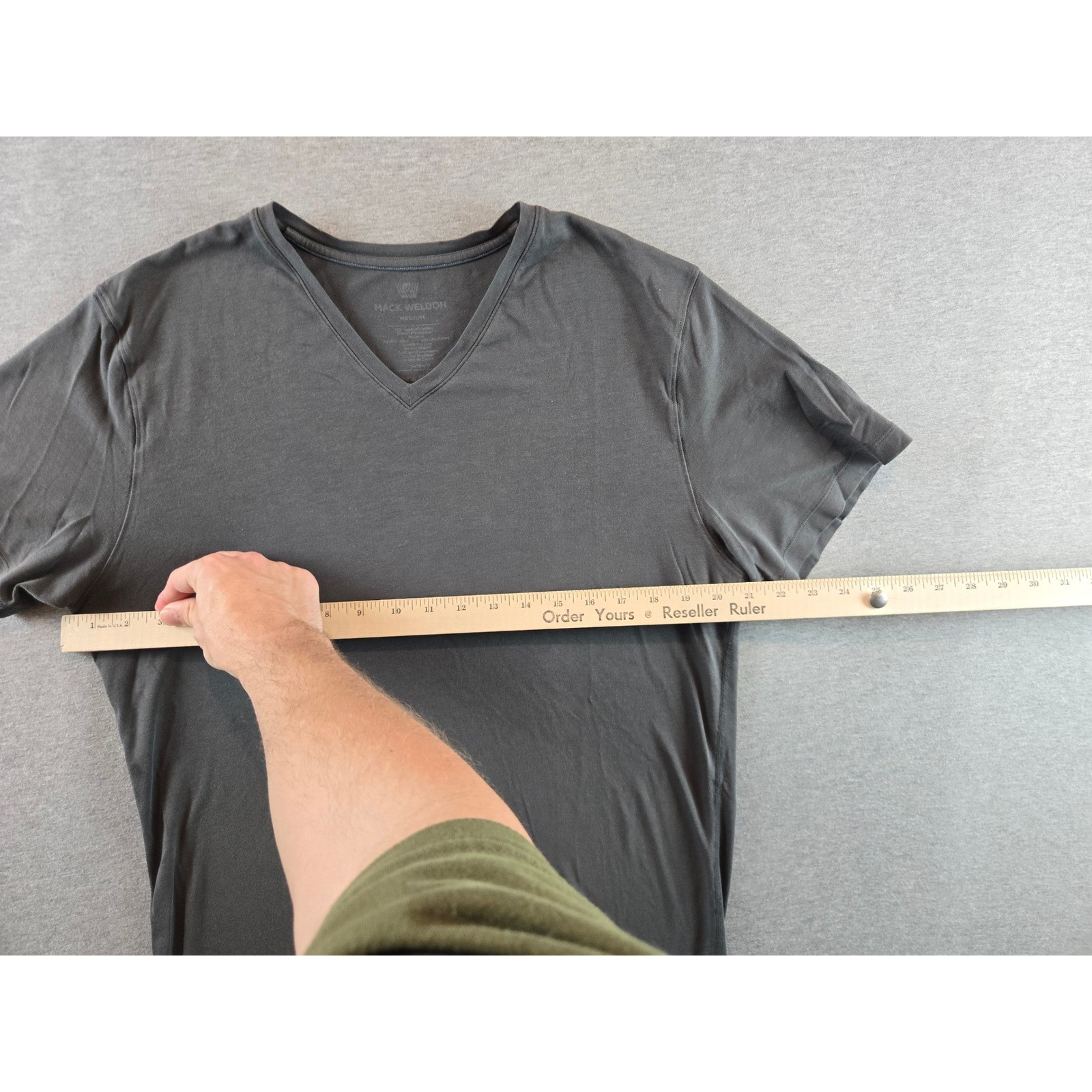 Mack Weldon Shirt Mens Medium Gray V-Neck Anti Odor Supima Workout Gym Casual