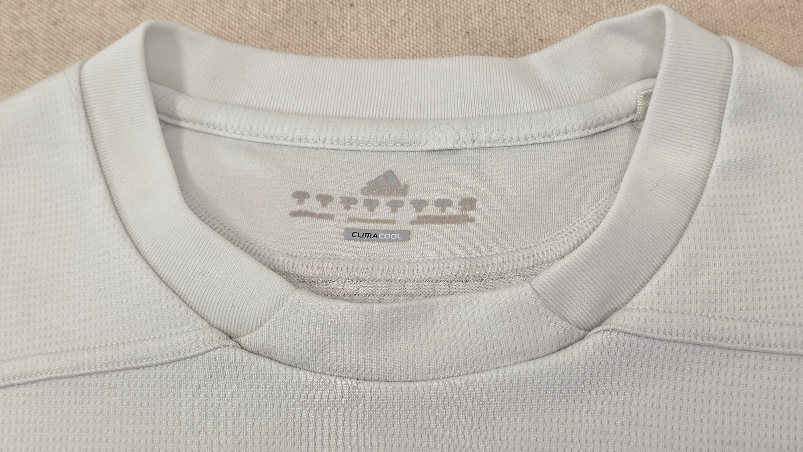 Used ADIDAS Climacool Response Mens White Tshirt 100% Polyester Shirt Size M Med