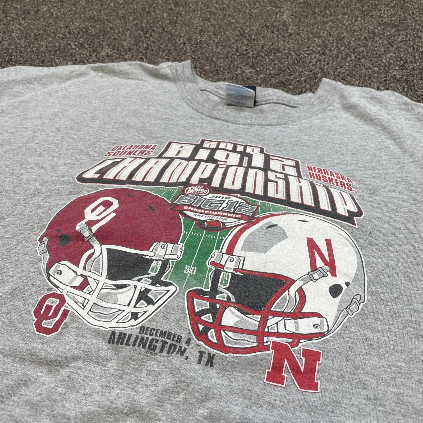 Step Ahead 2010 Big 12 Championship Oklahoma vs Nebraska T-Shirt Gray 2XL