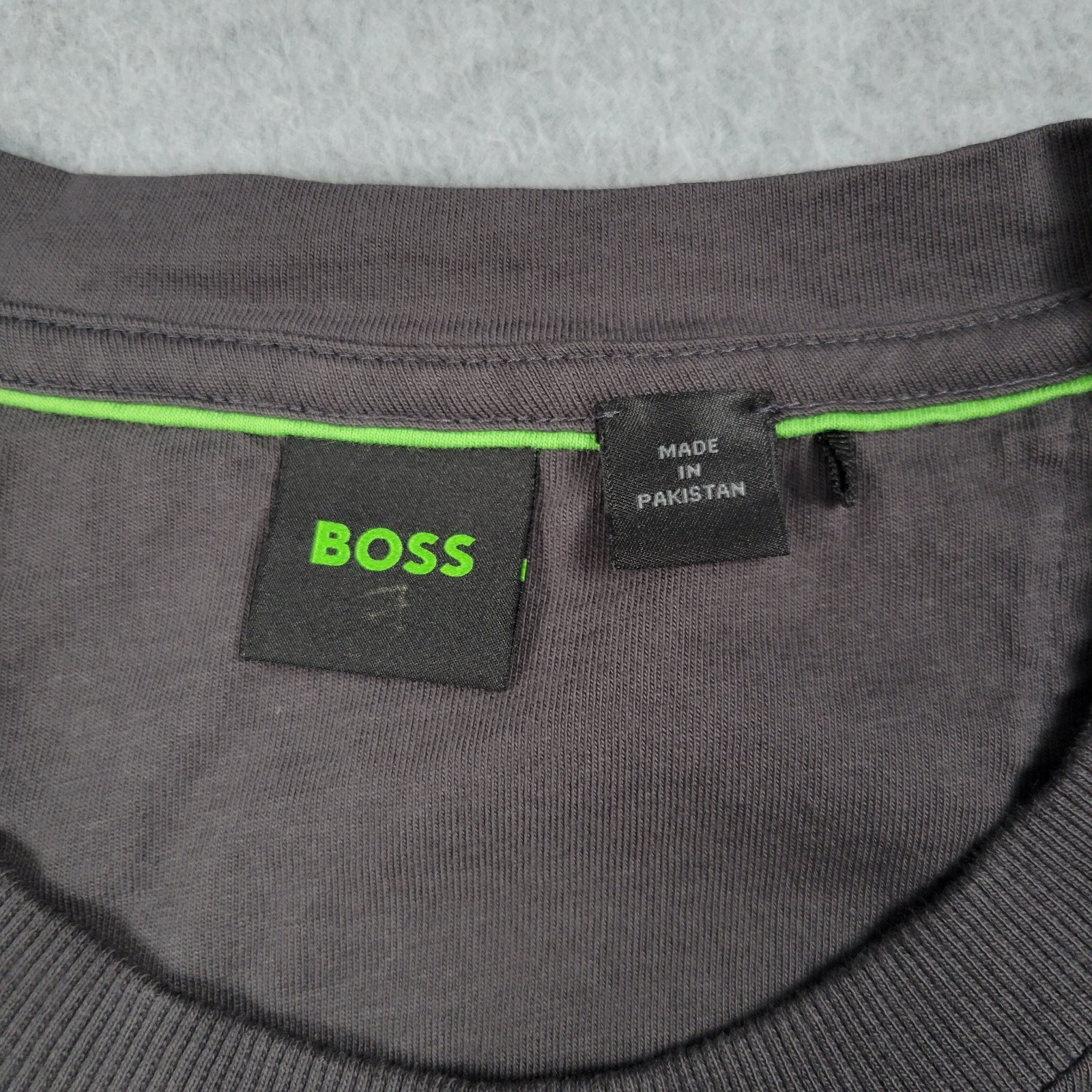 Hugo Boss Shirt Men XL Gray Big Logo Textured Spell Out Luxury Designer Tee