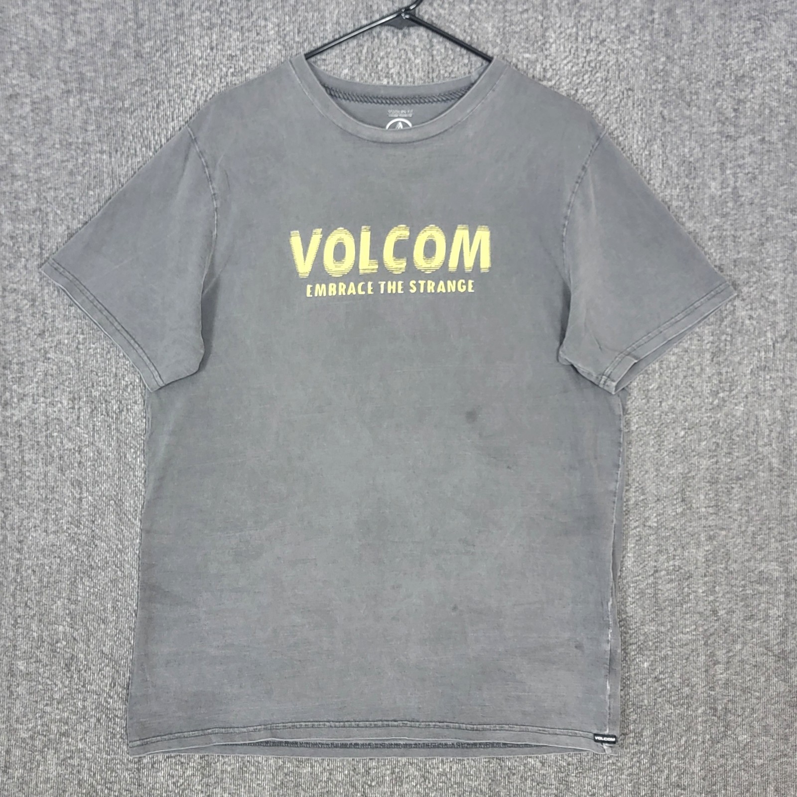 Volcom T-Shirt Mens Large Gray Modern Fit Embrace The Strange Skate Surf