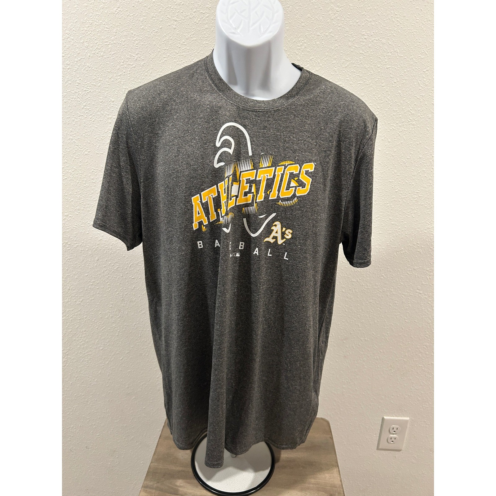 Majestic Oakland Athletics MLB Baseball T-Shirt Mens Large Gray Short Sleeve Tee