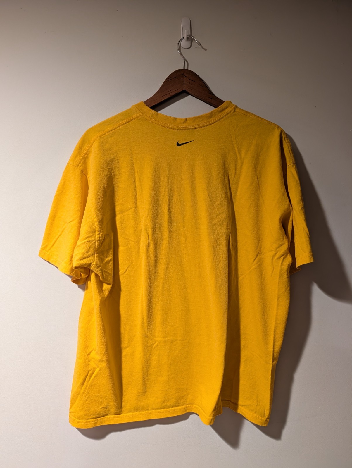 Vintage Nike Spellout Arc Logo T Shirt Mens L Yellow Gold Graphic Swoosh Tee