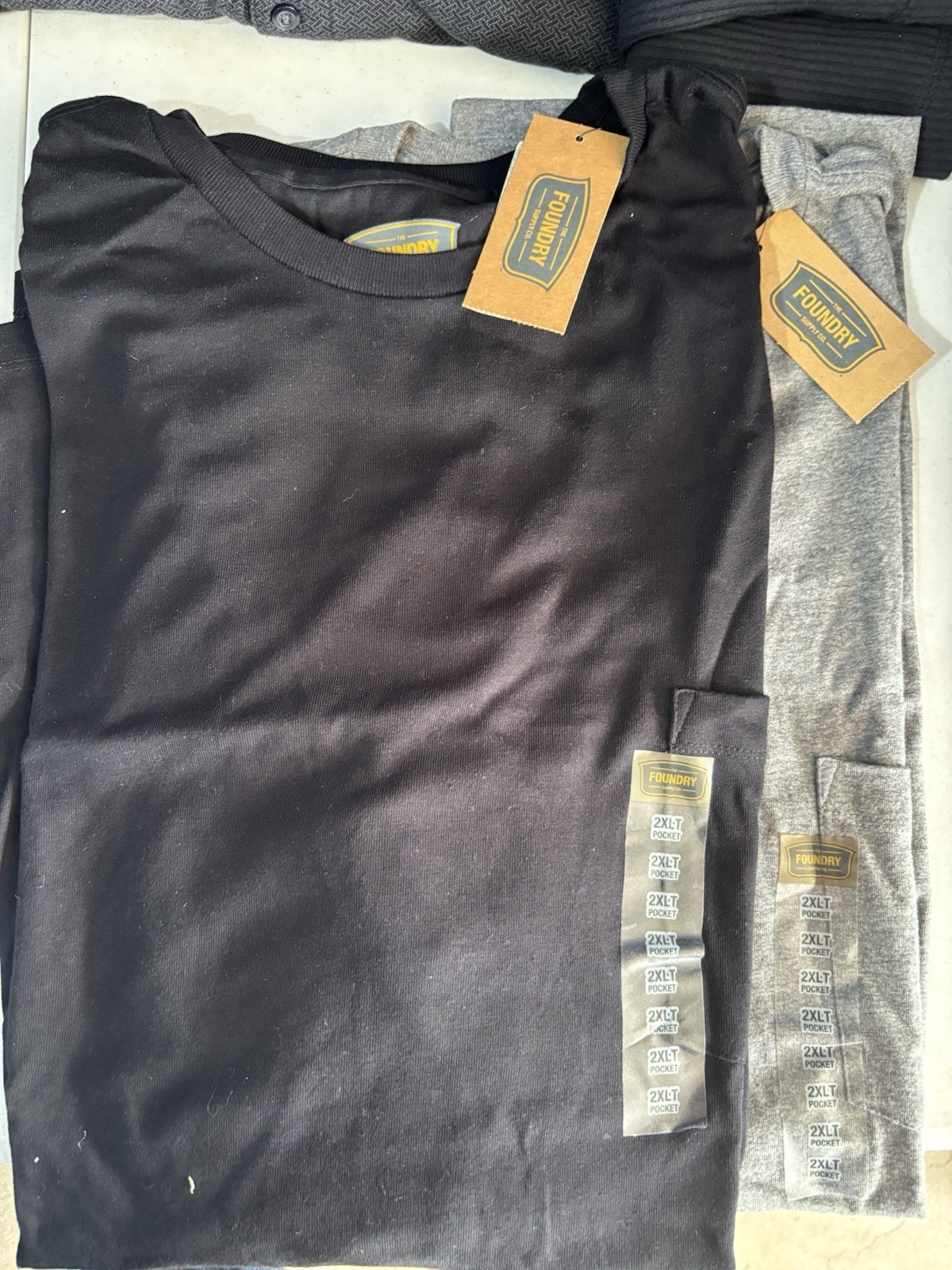 2 Foundry Men&rsquo;s T-shirts With Pocket 2XLT New With Tags 1 Gray and 1 Black
