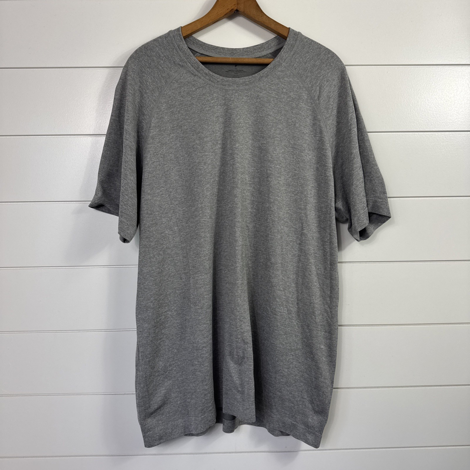 Men&rsquo;s Fabletics Activewear Tee Shirt Crewneck Short Sleeve sz XXL