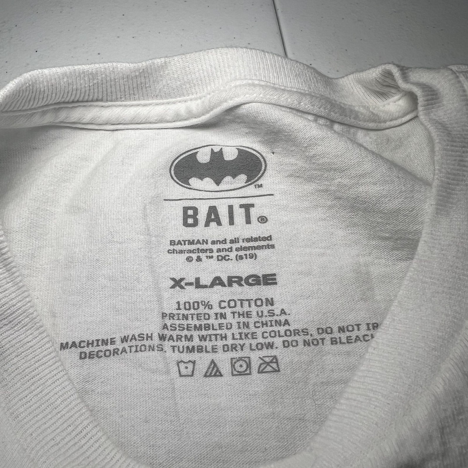 Bait X Batman Mens White Graphic Short Sleeve T Shirt DC Comics Size XL