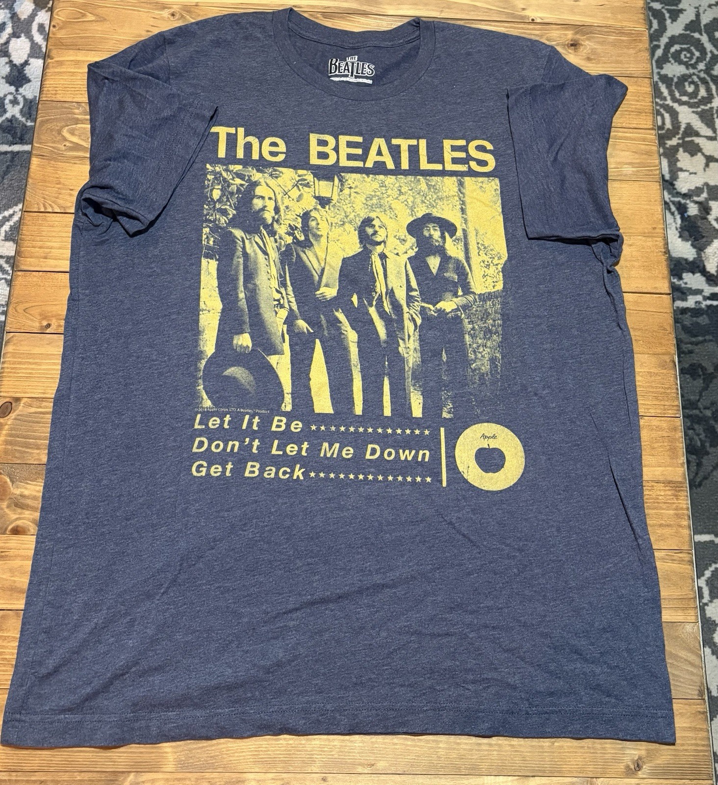 Men’s XL The Beatles band tee. Used in good condition.