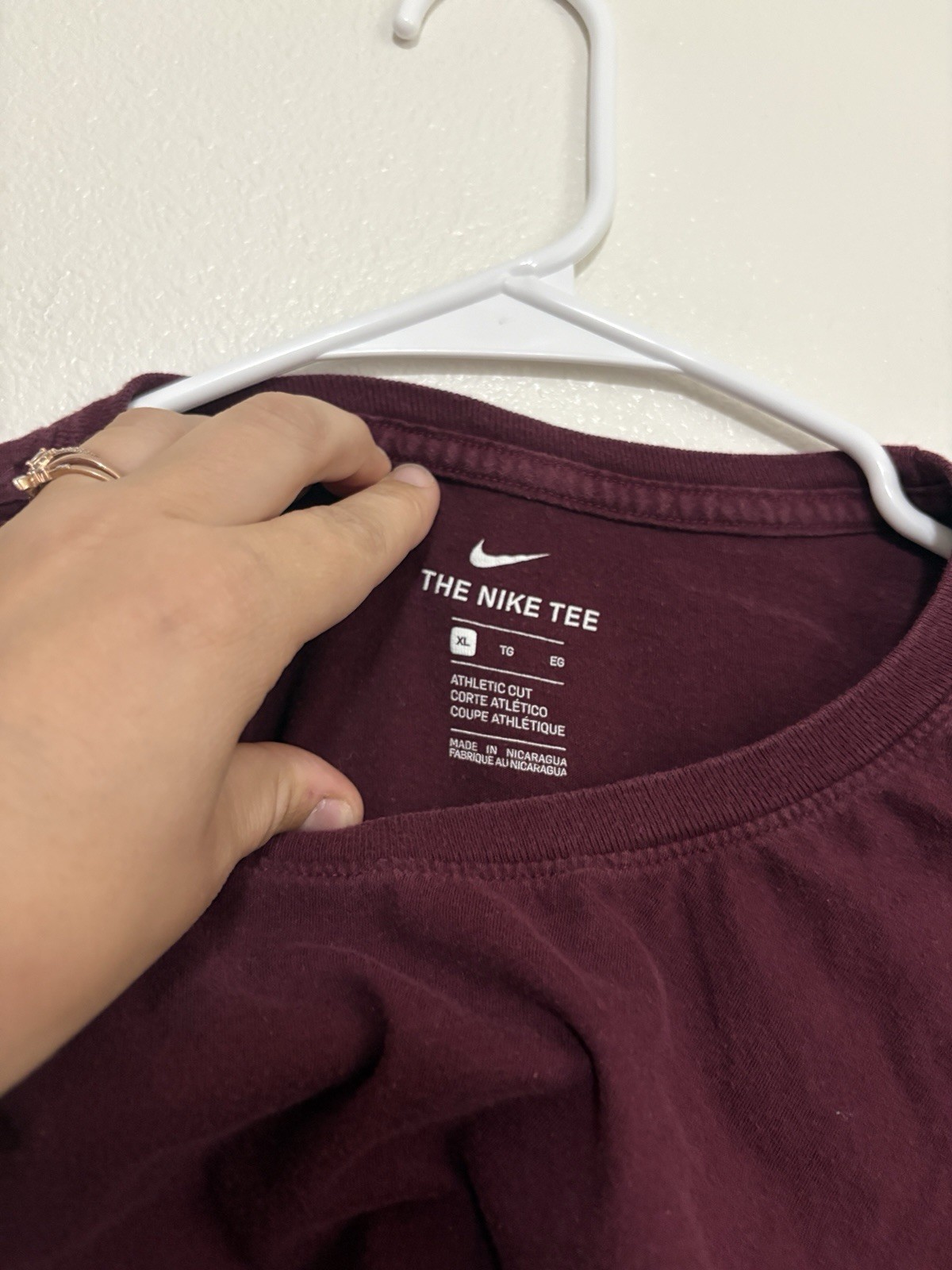 Nike Men&rsquo;s Maroon Short-Sleeve Logo T-Shirt Cotton Blend Athletic Cut XL