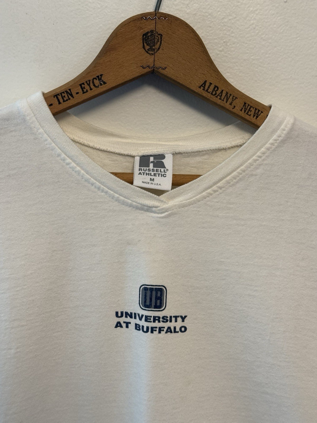 VTG 90s Y2K Medium University at Buffalo UB Bulls New York D1 NCAA T-Shirt USA