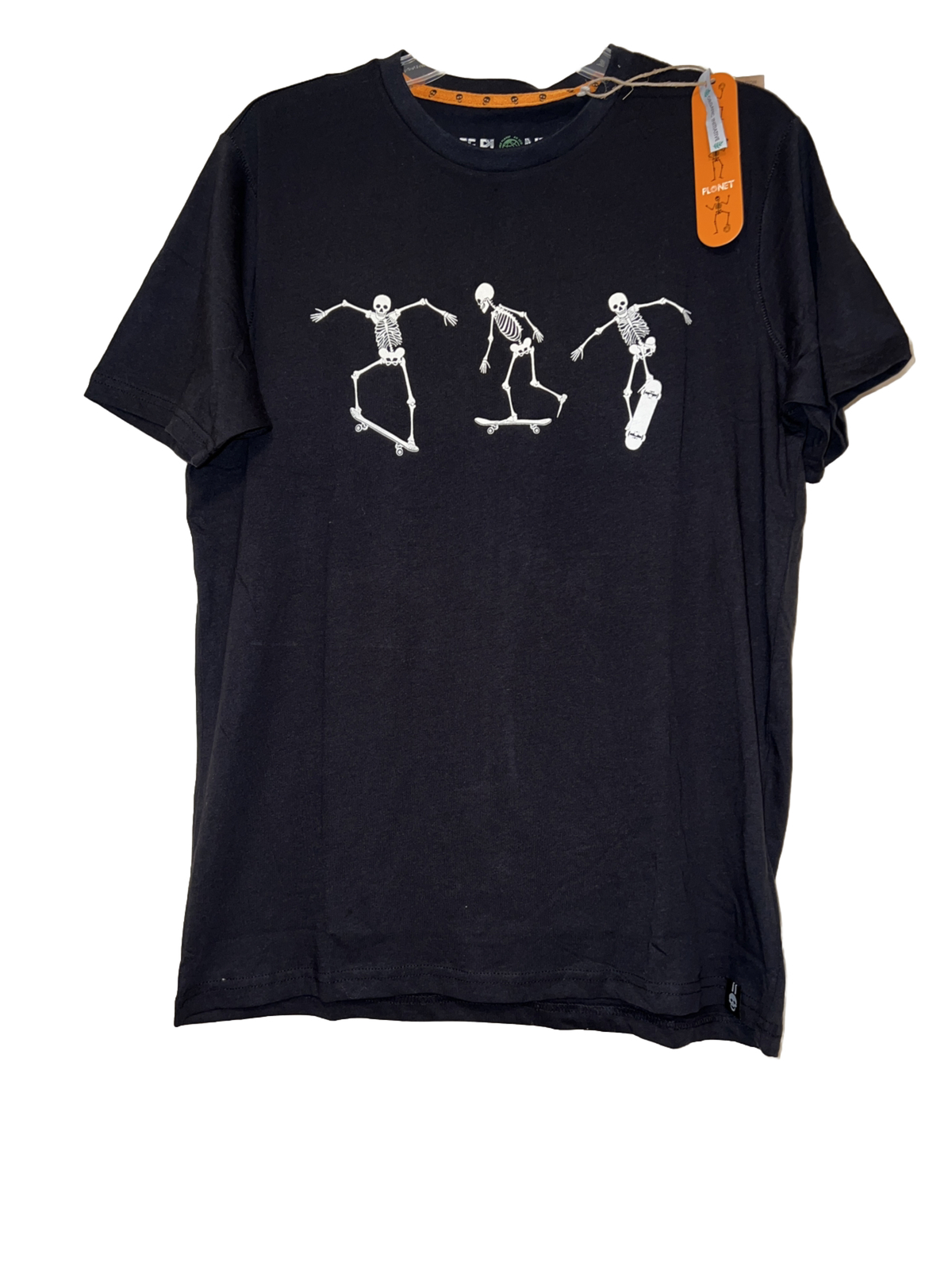 NWT Free Planet Three Skateboarding Skeletons Men’s Size M Halloween T-Shirt
