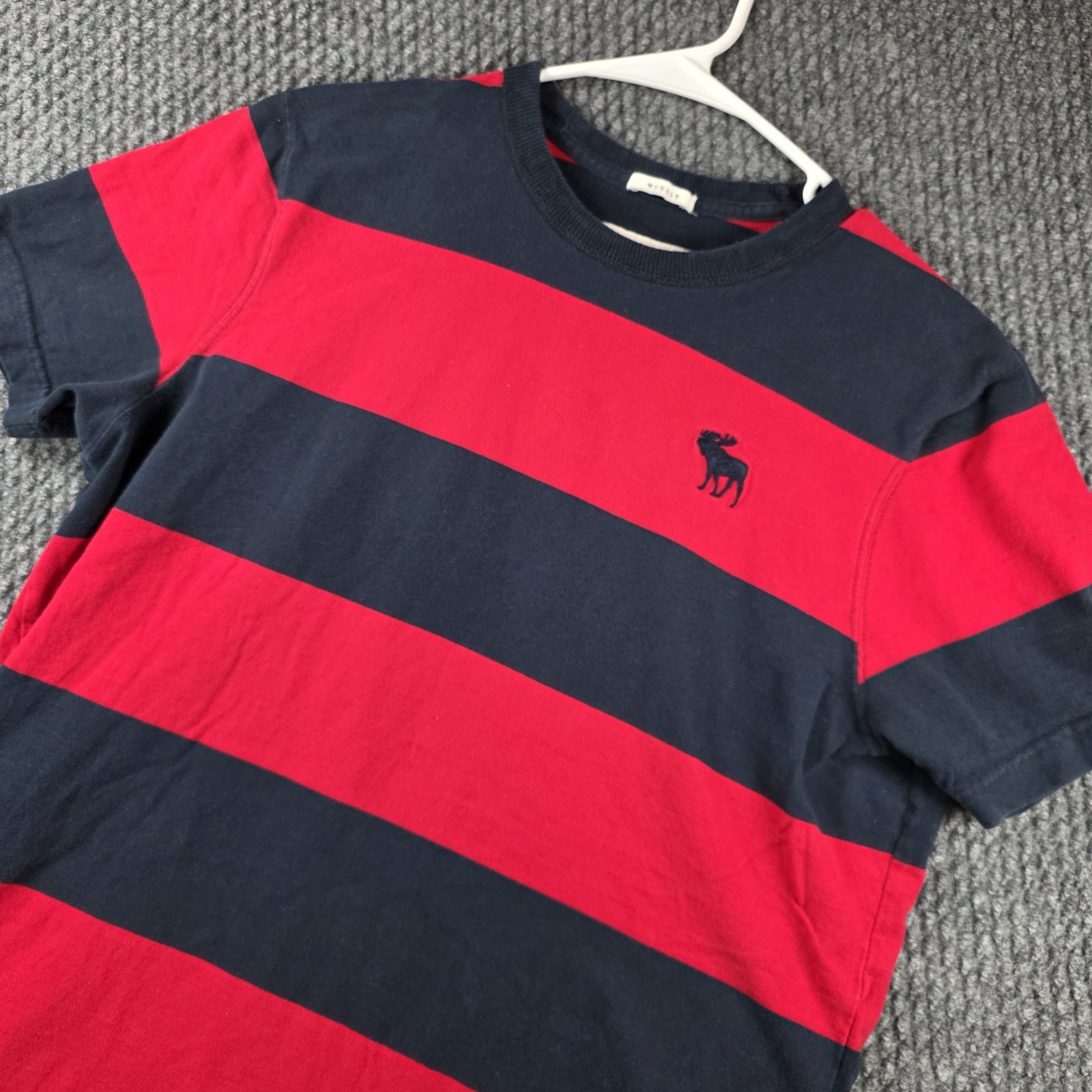 Abercrombie & Fitch Muscle Fit Striped Shirt Mens XL Red Blue Preppy Moose Logo