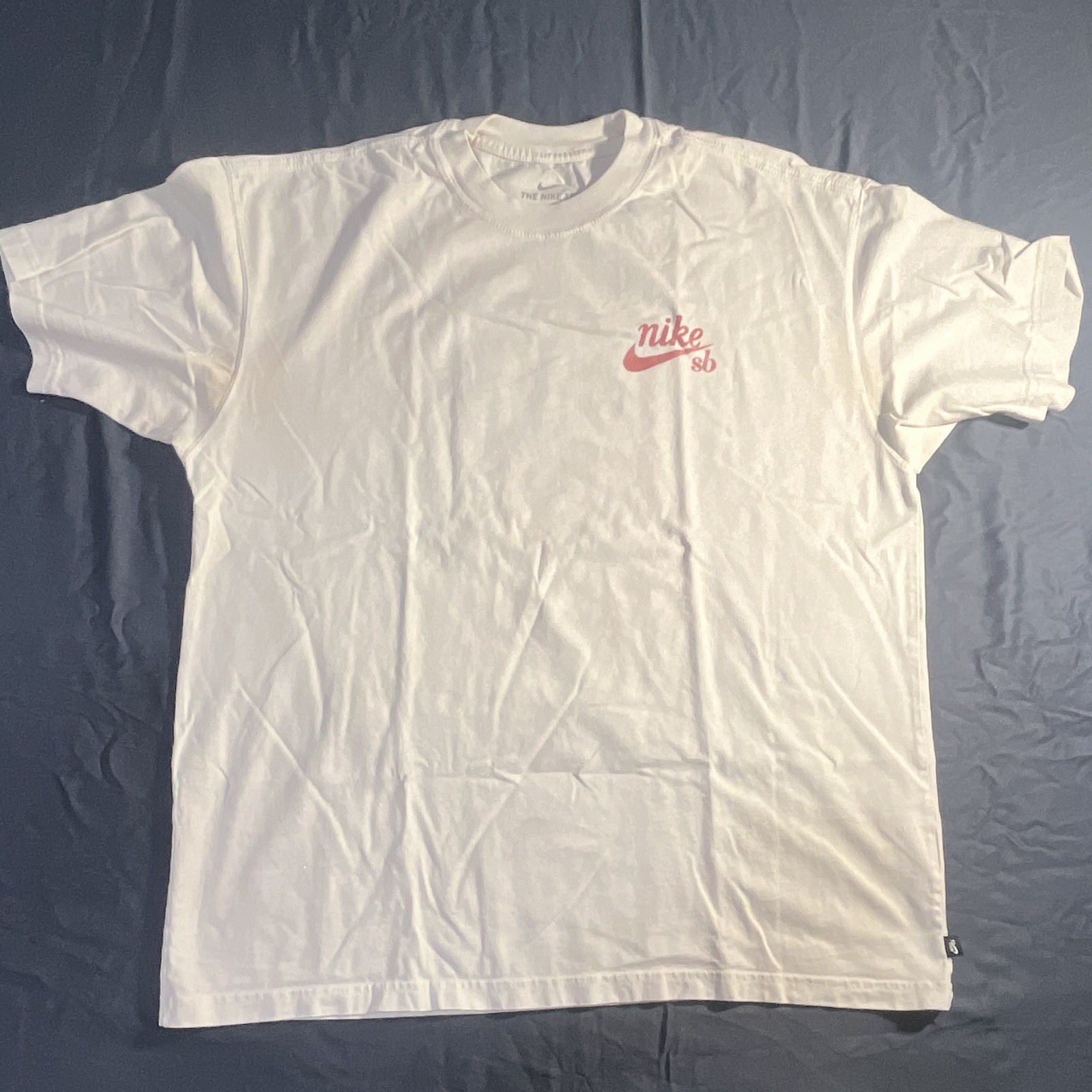 Nike SB Men&rsquo;s M Regular White Cotton Graphic Logo Crew Neck Short Sleeve T-Shirt