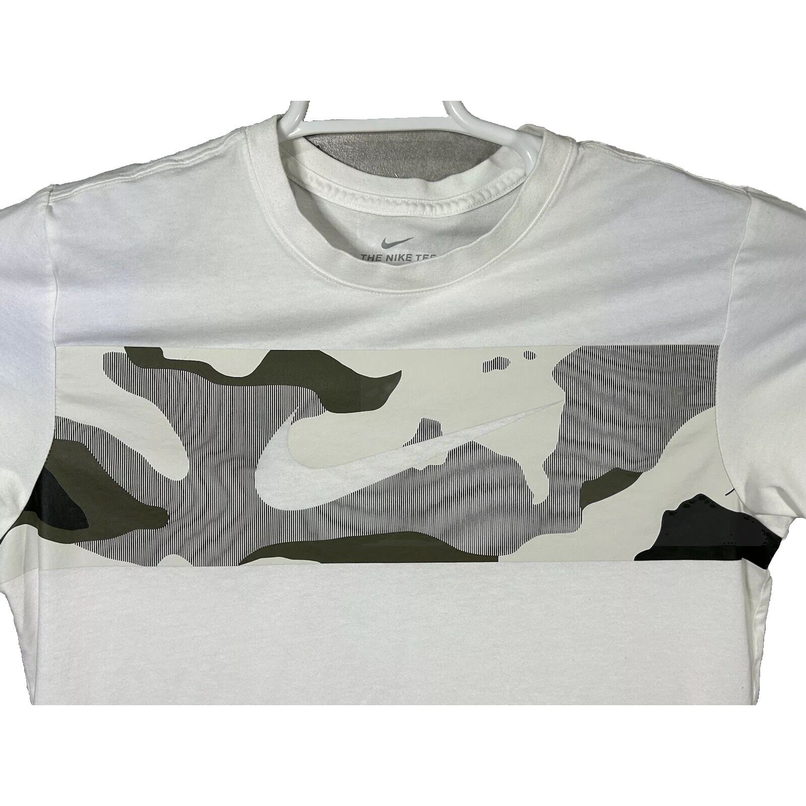 The Nike Tee Men&rsquo;s Medium M Short Sleeve Dri Fit White Camouflage BV7957-100
