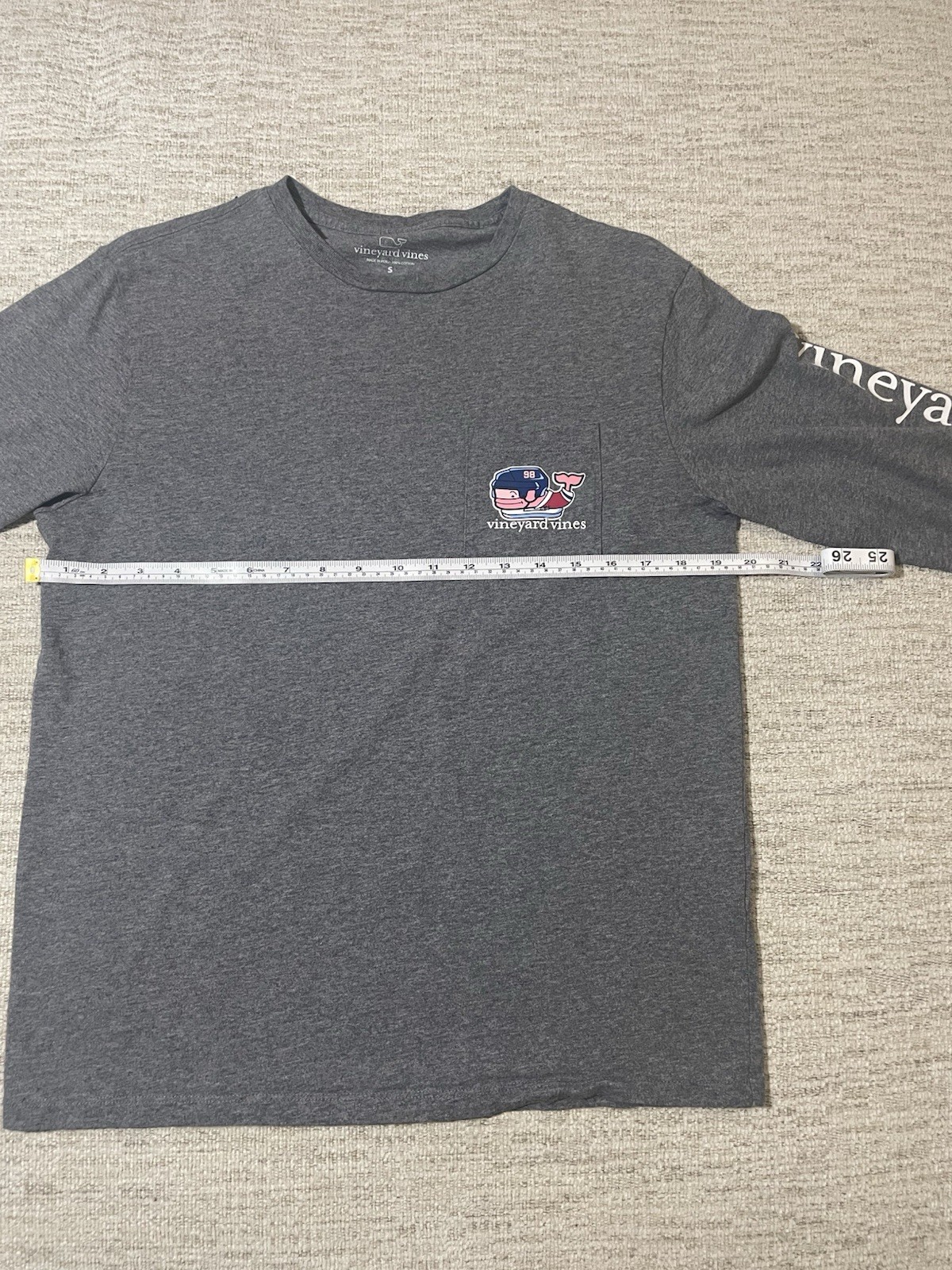 Vineyard Vines Gray Long Sleeve Pocket Tee Shirt Small Navy Pink Whale Graphic