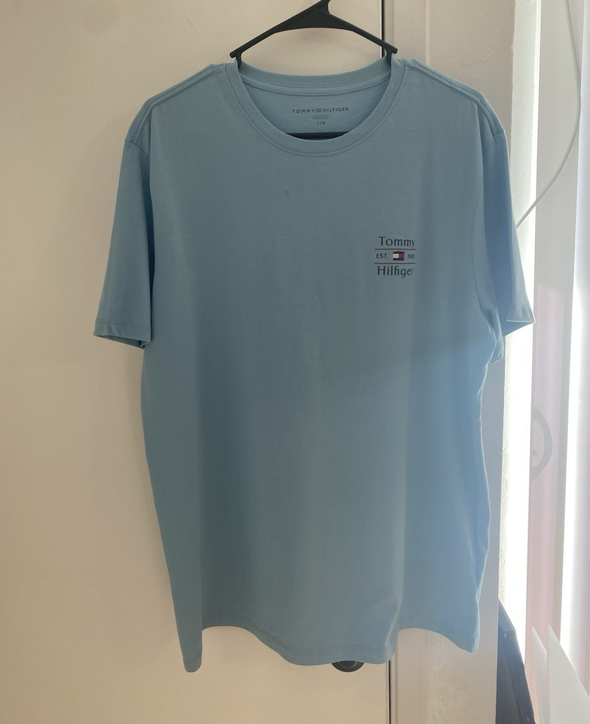 Tommy Hilfiger Men&rsquo;s L Blue Solid Logo Short Sleeve Crewneck T-Shirt