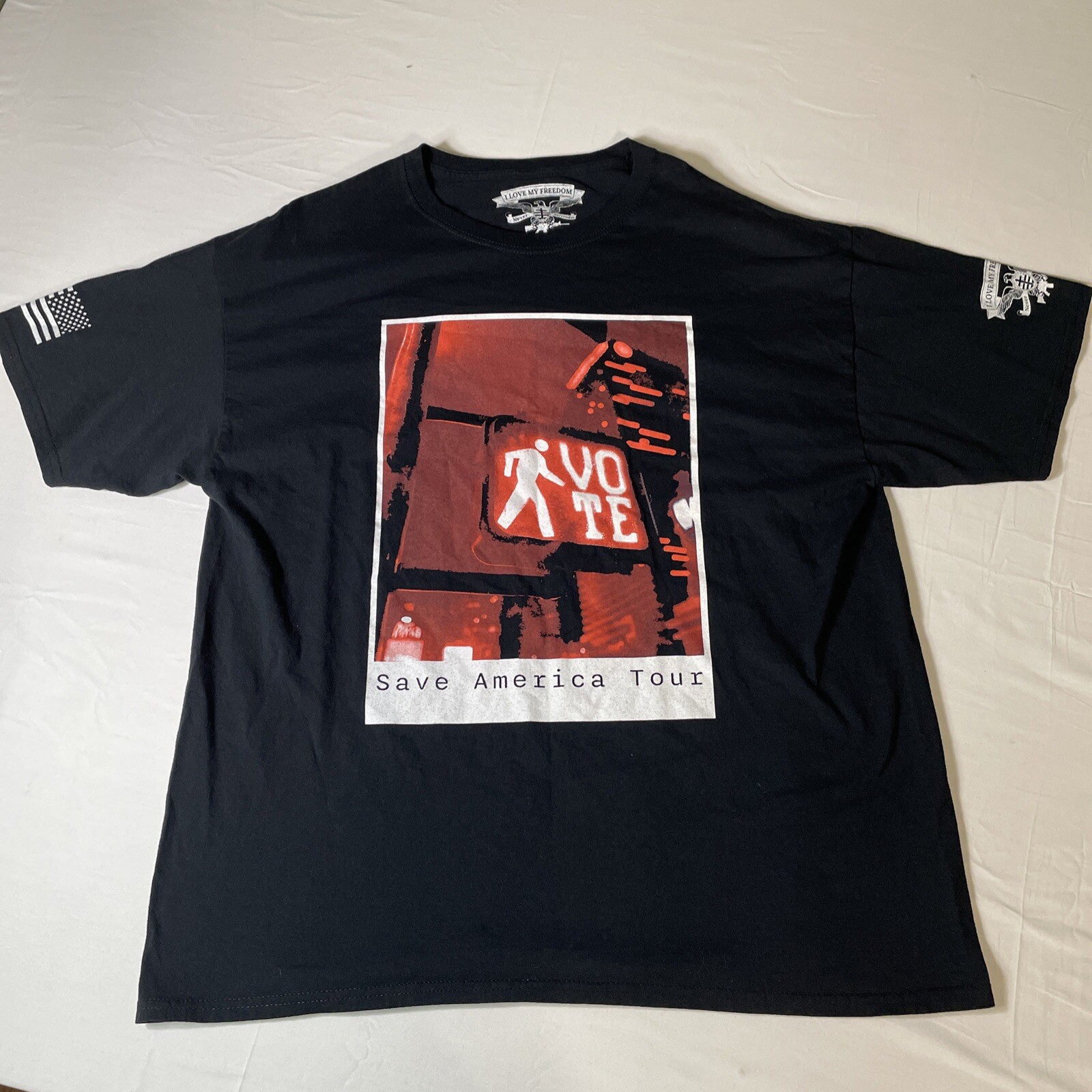 I LOVE MY FREEDOM NEVER SURRENDER MEN&rsquo;S SIZE XL CREW NECK SHORT SLEEVE T-SHIRT.
