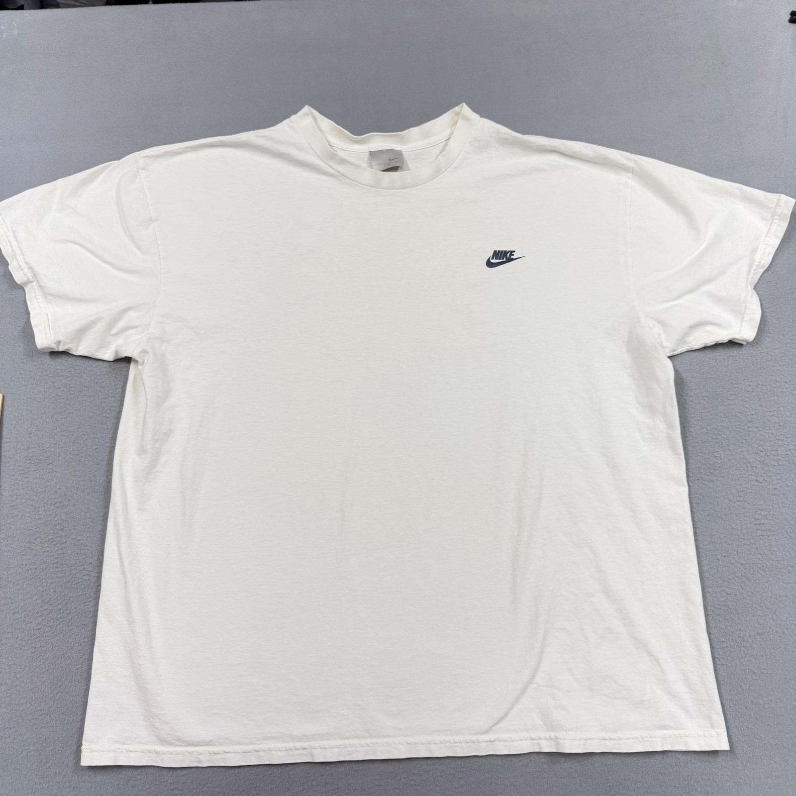 Nike Shirt Mens 2XL White There Is No Finish Line Back Print Graphic T-Shirt Tee