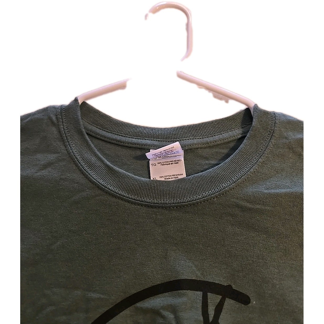 Men&rsquo;s Gildan Vault Factory T-Shirt XL Short Sleeve Top Preshrunk Cotton Clothing