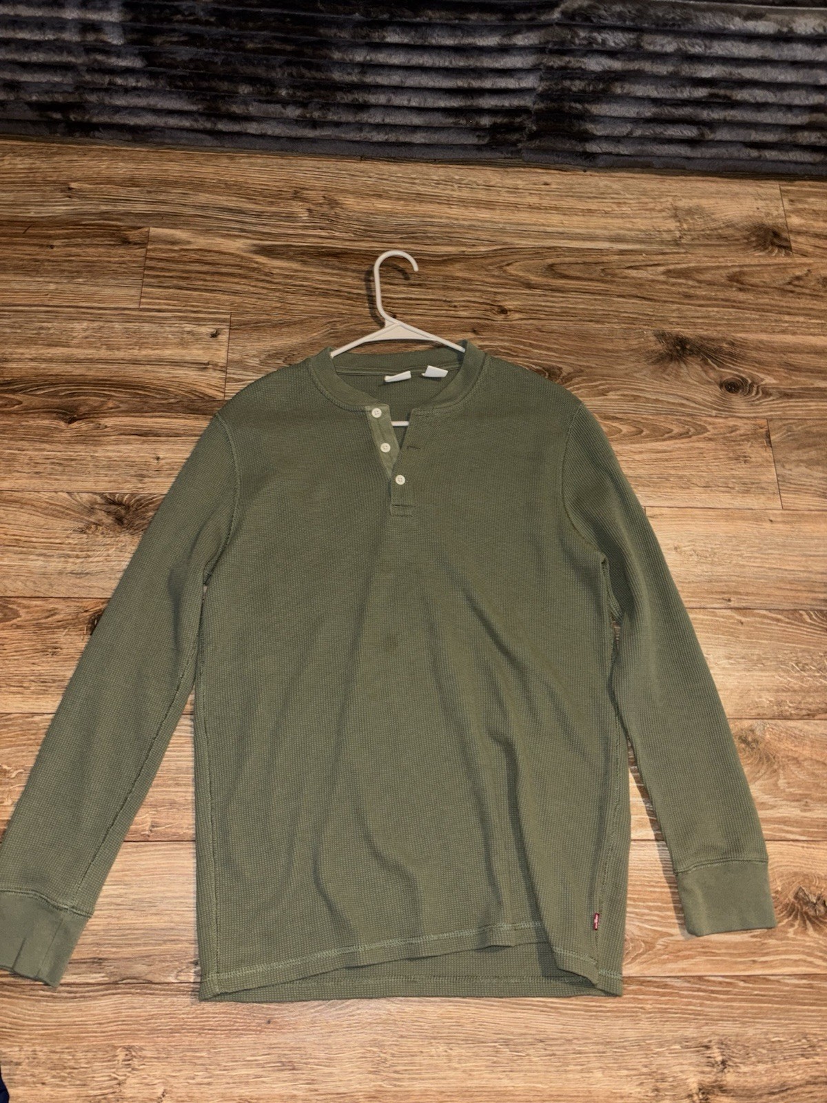 Levi&rsquo;s Green Solid Long Sleeve Henley 3-Button Knit Cotton Tee Men&rsquo;s M