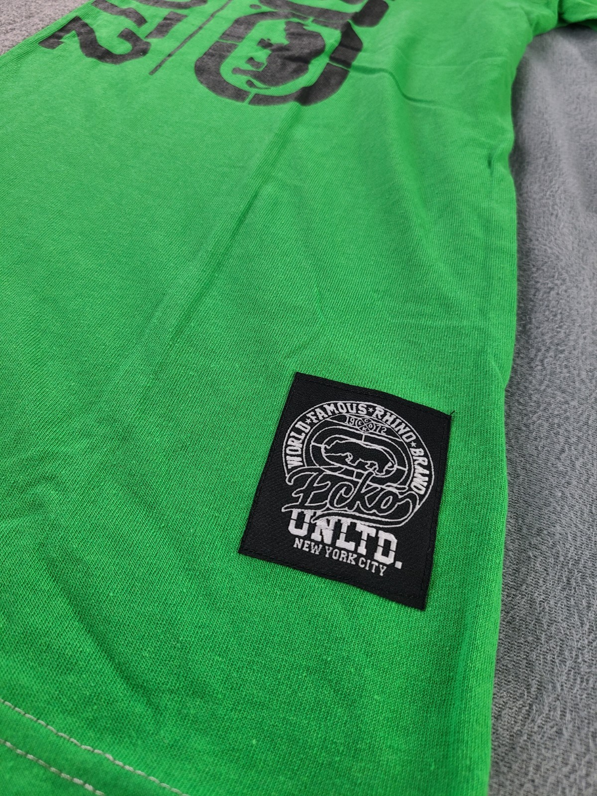 ECKO Unltd. Men&rsquo;s Color Block Graphic Tee Green/Grey Size Large New With Tags