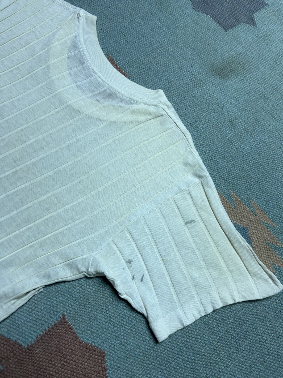 Vintage 40s 50s blank white pocket t shirt ribbed cotton distressed thrashed Med
