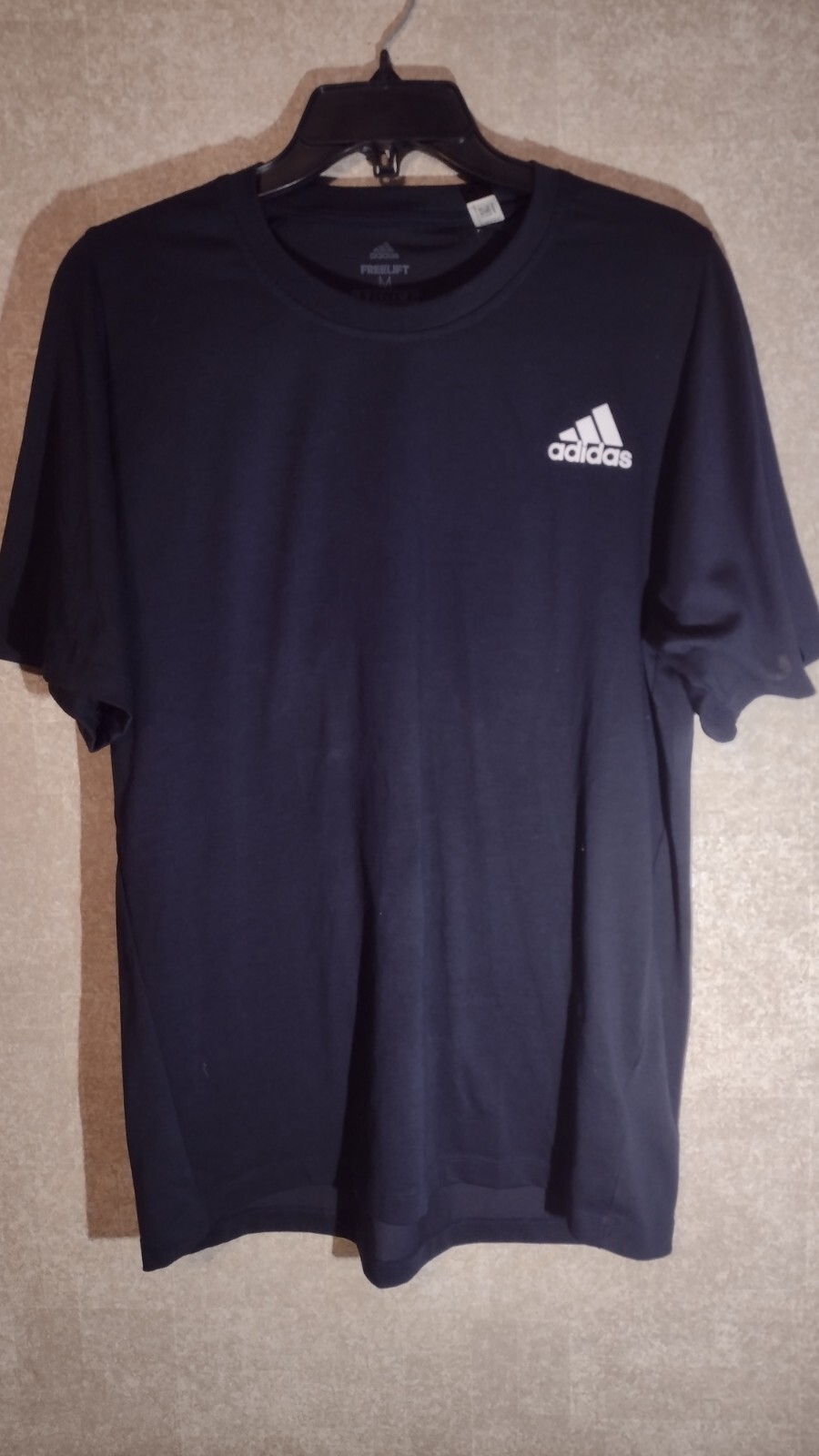 Men&rsquo;s Medium Adidas freelift climalite T-shirt