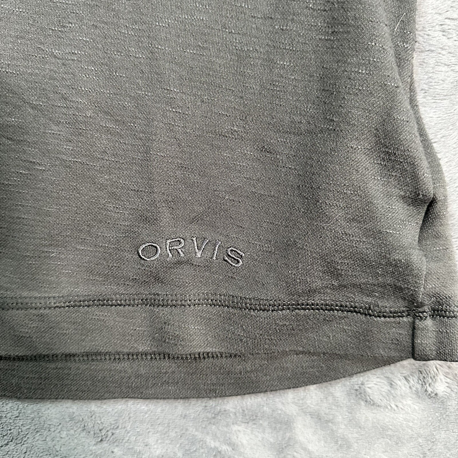 Orvis Classic Collections Pull Over Shirt Men’s Size M Gray Long-Sleeve
