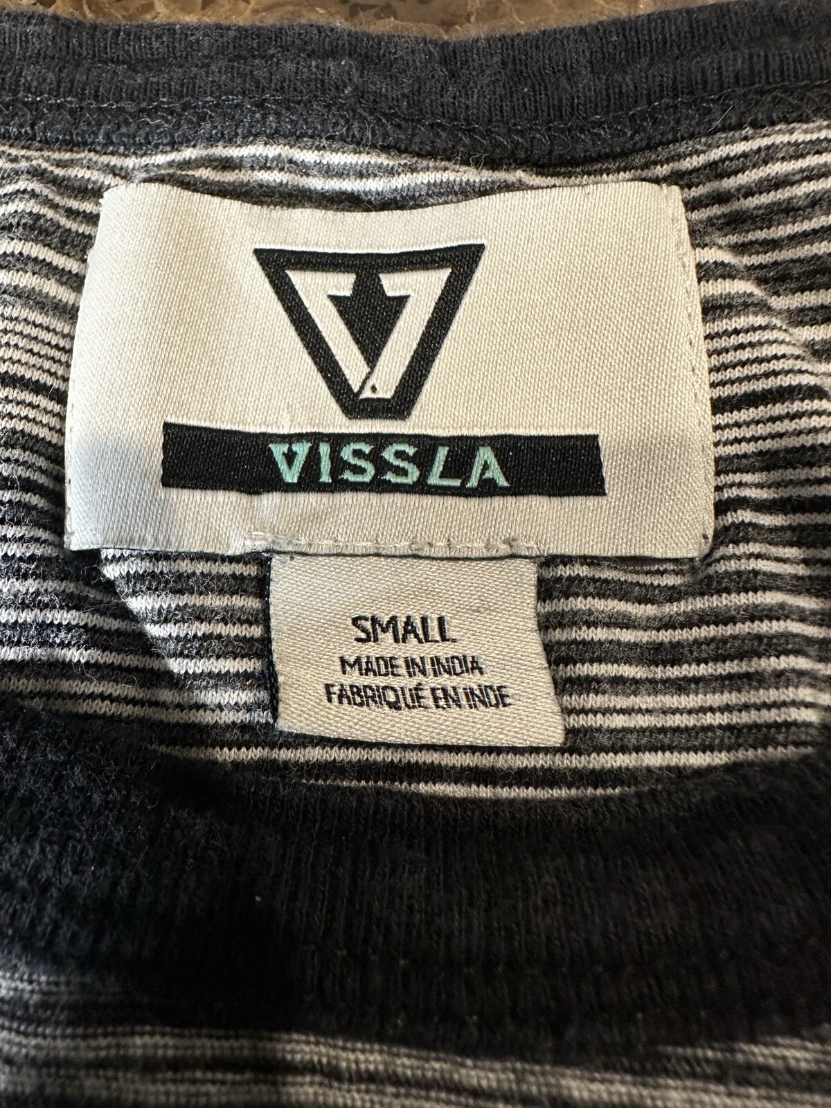 VISSLA Men’s Small Black Striped Front Pocket Crew Neck Short Sleeve T Shirt
