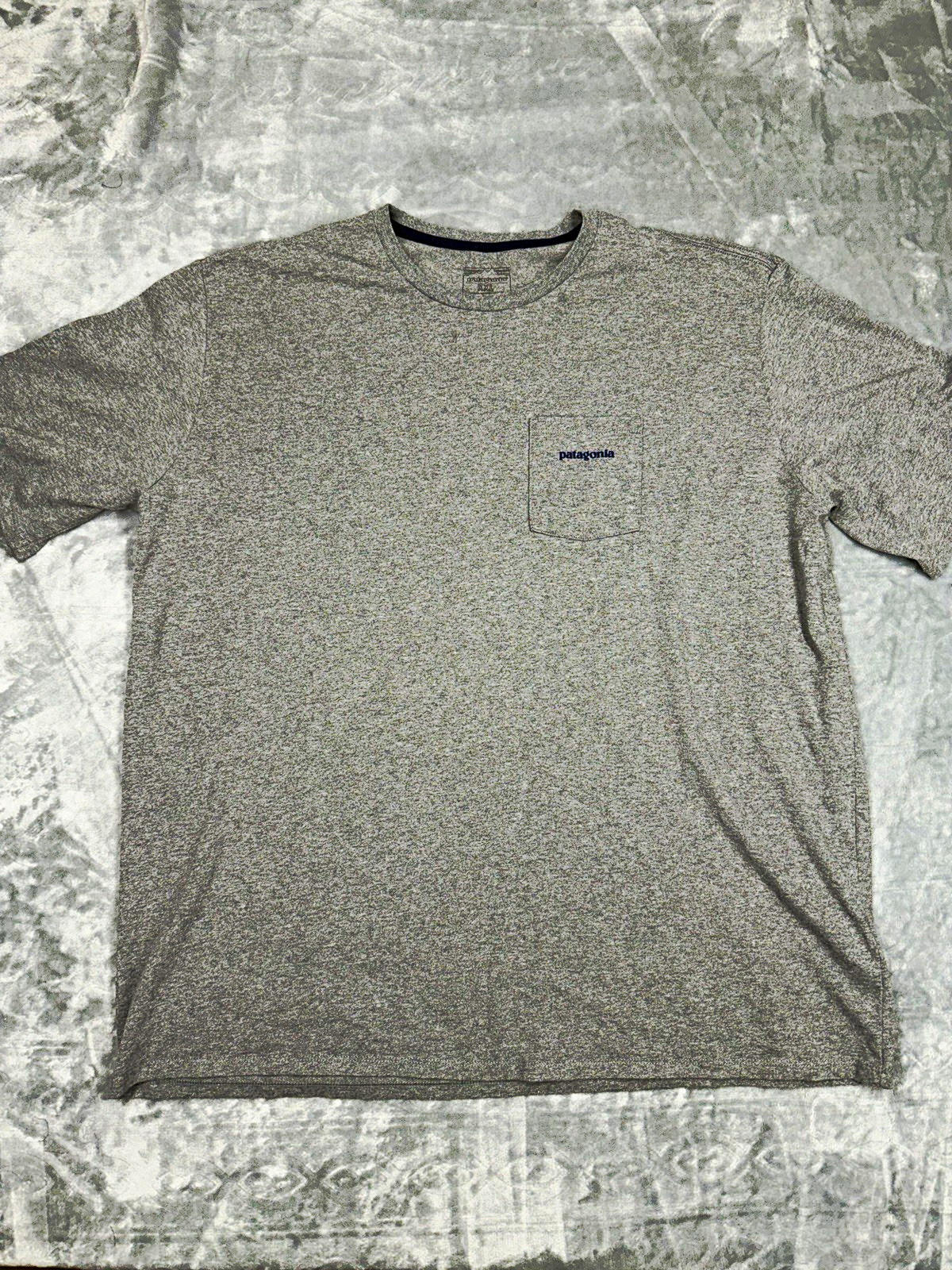 Patagonia Men&rsquo;s XXL Gray Knit Cotton Blend Crew Neck Pocket Logo Graphic T-Shirt