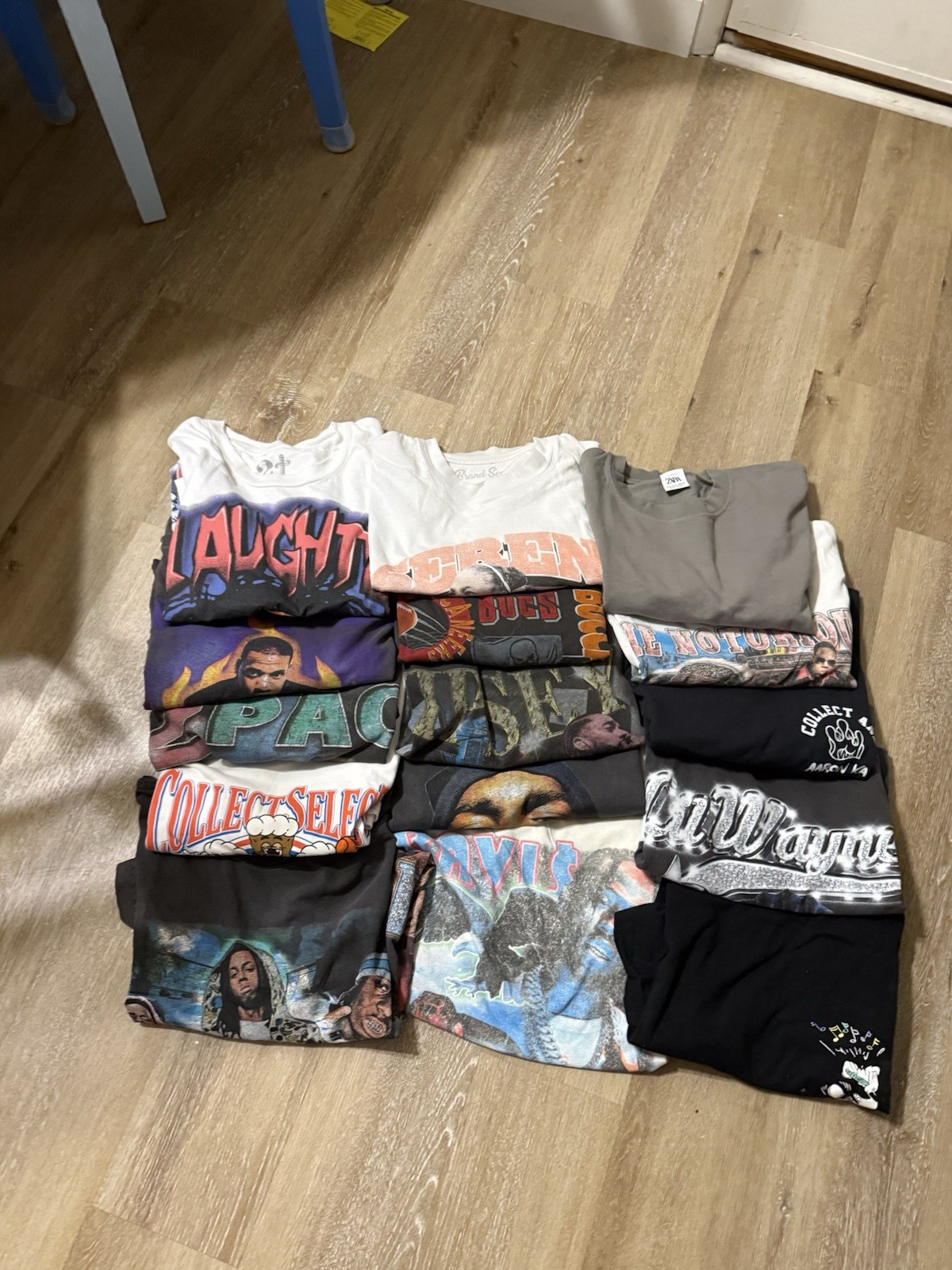 Men’s Bulk Clothing 15 T Shirts. Various Sizes M & L ( M Is Oversized)