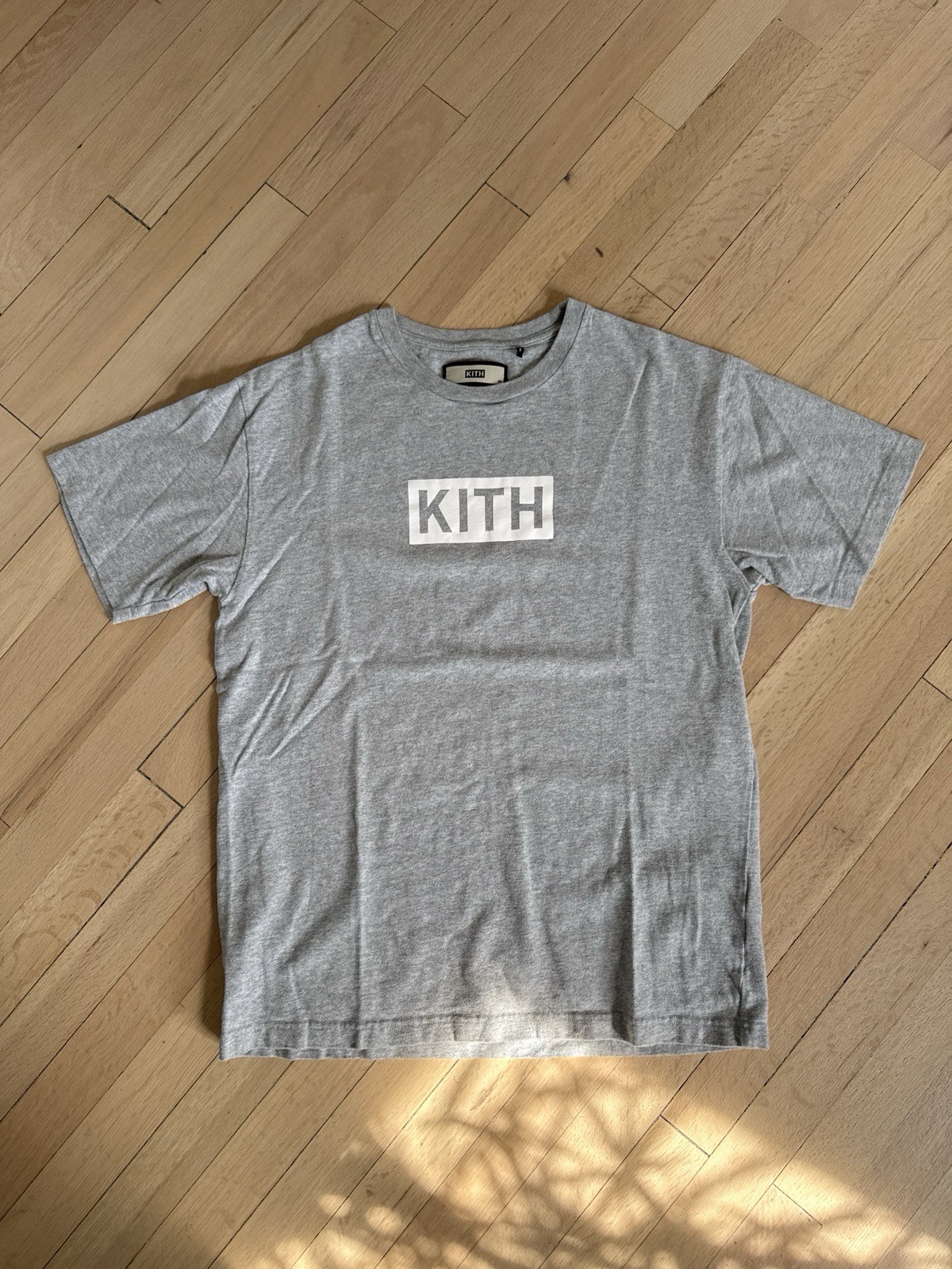 RARE 2017 KITH CLASSIC BOX LOGO GRAY/WHITE MEN&rsquo;S T-SHIRT SZ M MEDIUM