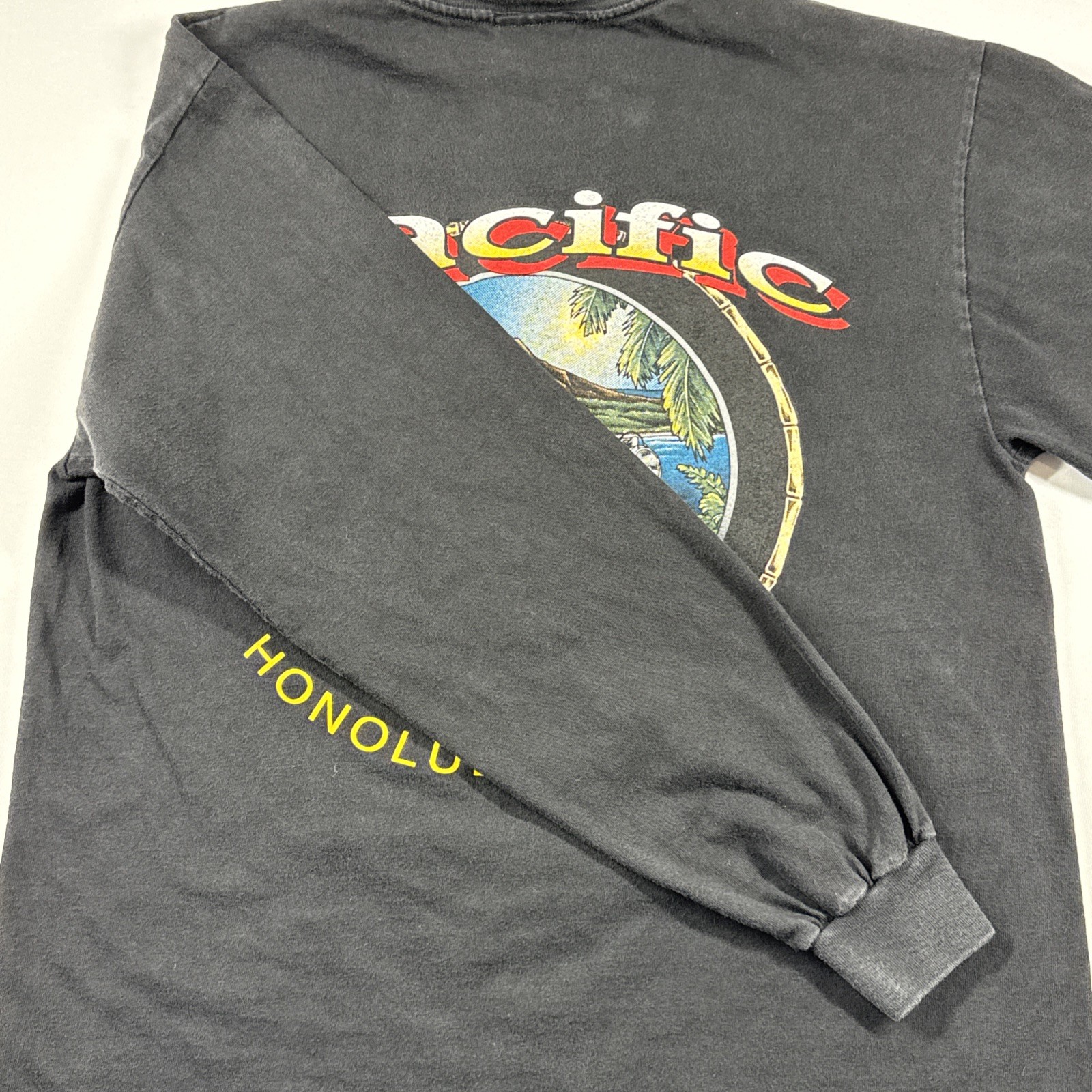 Vintage Harley Davidson 1996 Pacific Honolulu Long Sleeve T-Shirt Eagle Flag M