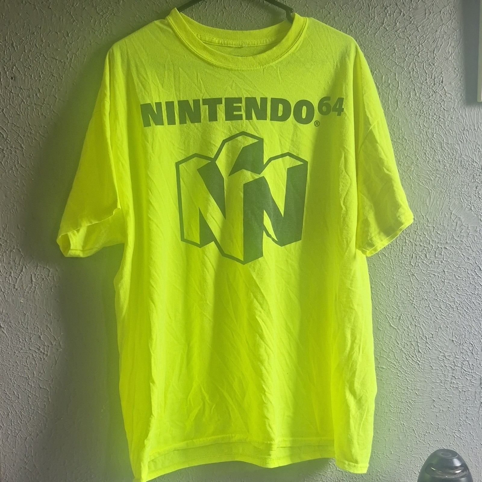 Nintendo 64 Men&rsquo;s 2XL Yellow Logo Graphic Crew Neck Short Sleeve T-Shirt