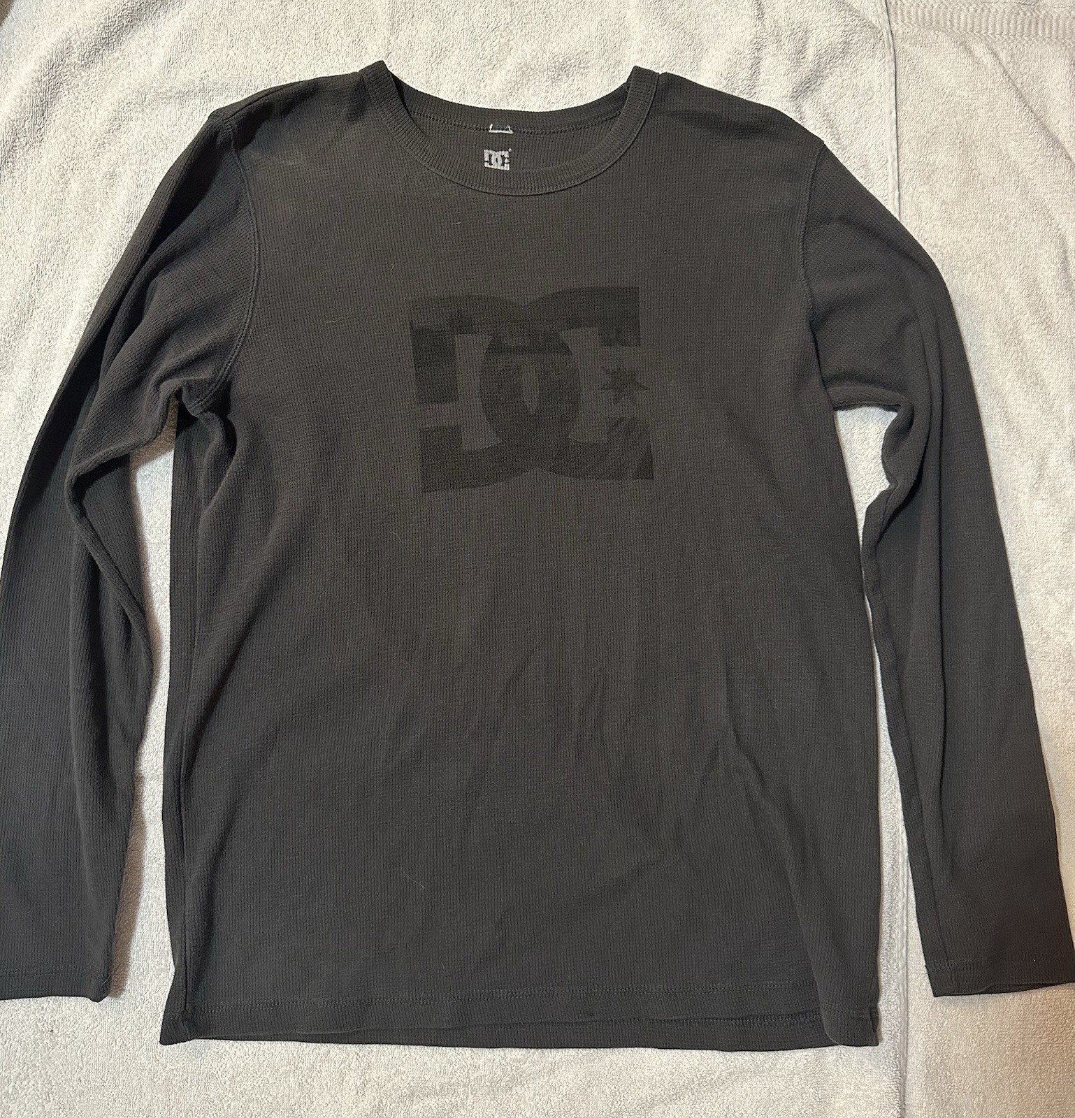 Vintage Y2K DC Shoes Skater Retro Logo Graphic Longsleeve Waffle Shirt Size L