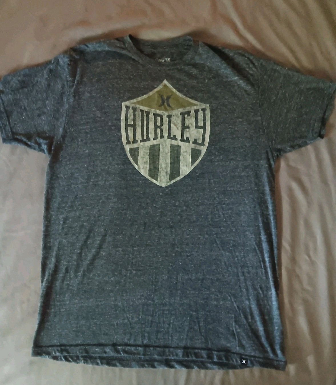 Hurley Men&rsquo;s Gray Jersey Knit Graphic Logo Crew Neck Short Sleeve T-Shirt