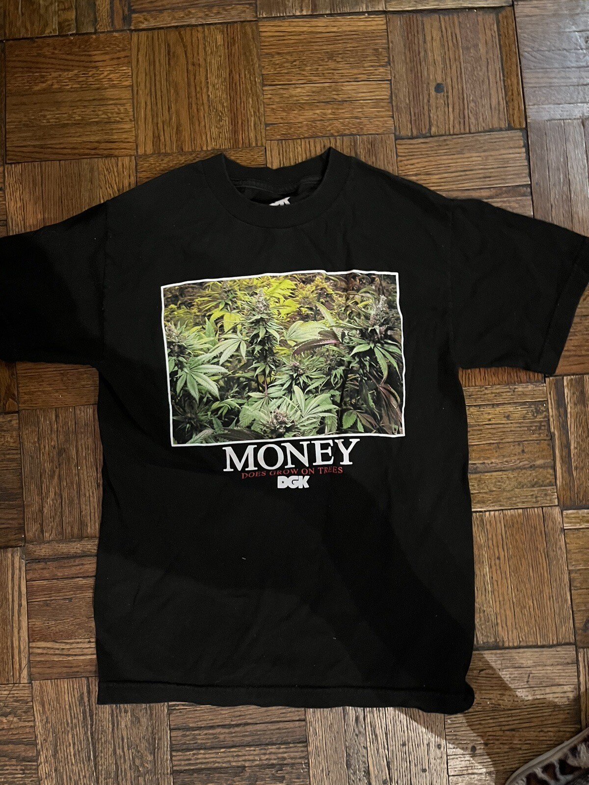 MENS POT T SHIRT, Graphics Good Size Small, Never Worn